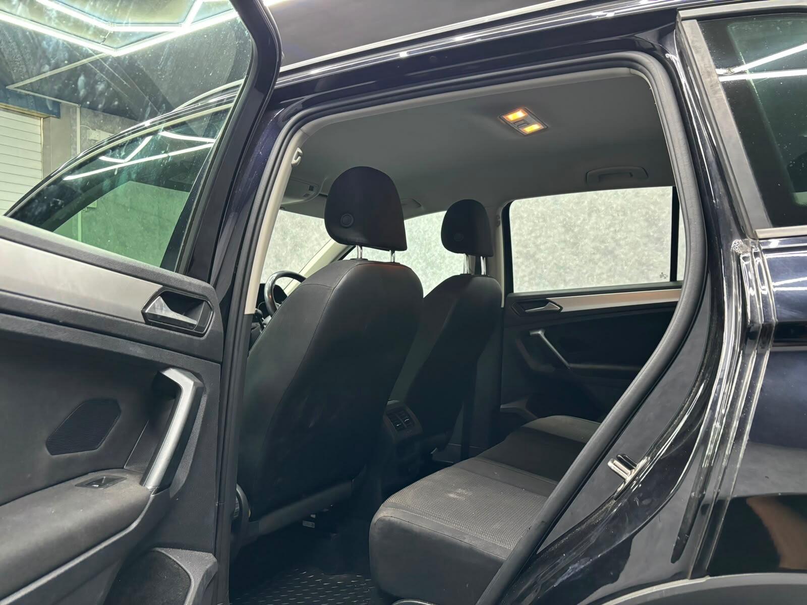 Volkswagen Tiguan view 8