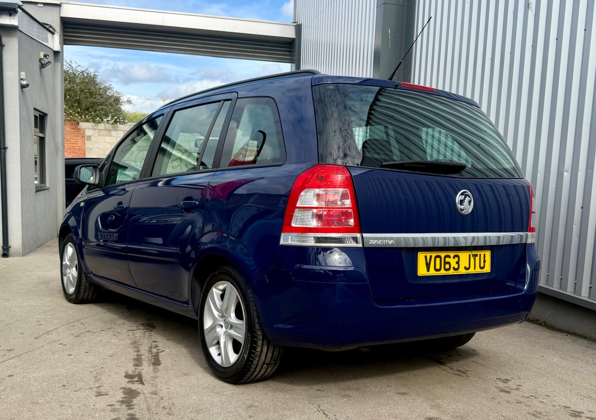 Vauxhall Zafira view 4