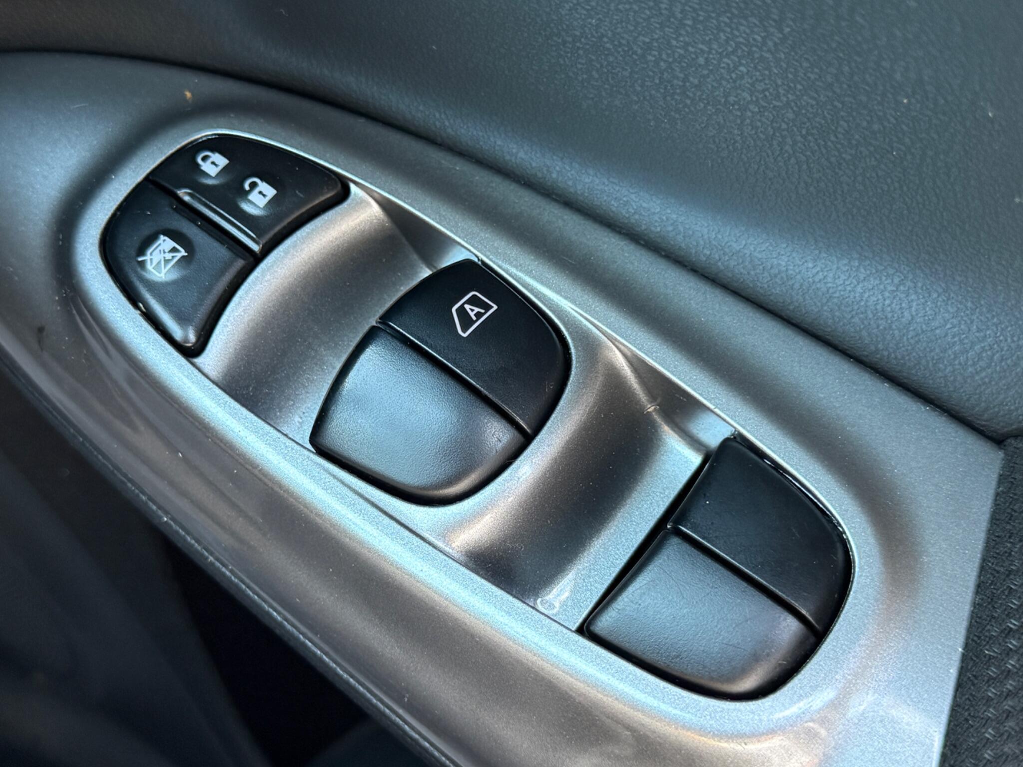 Nissan Juke - Image 60