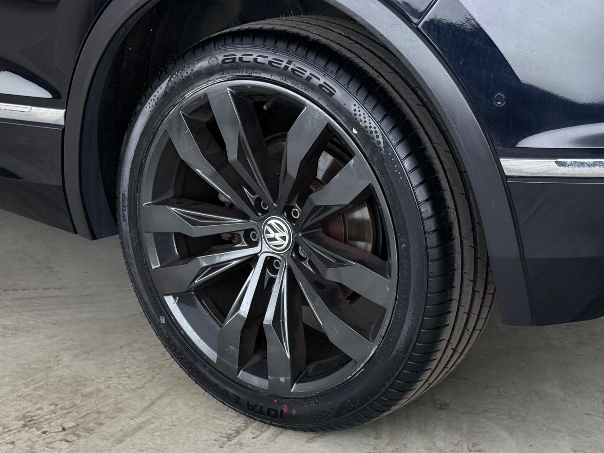 Volkswagen Tiguan view 9