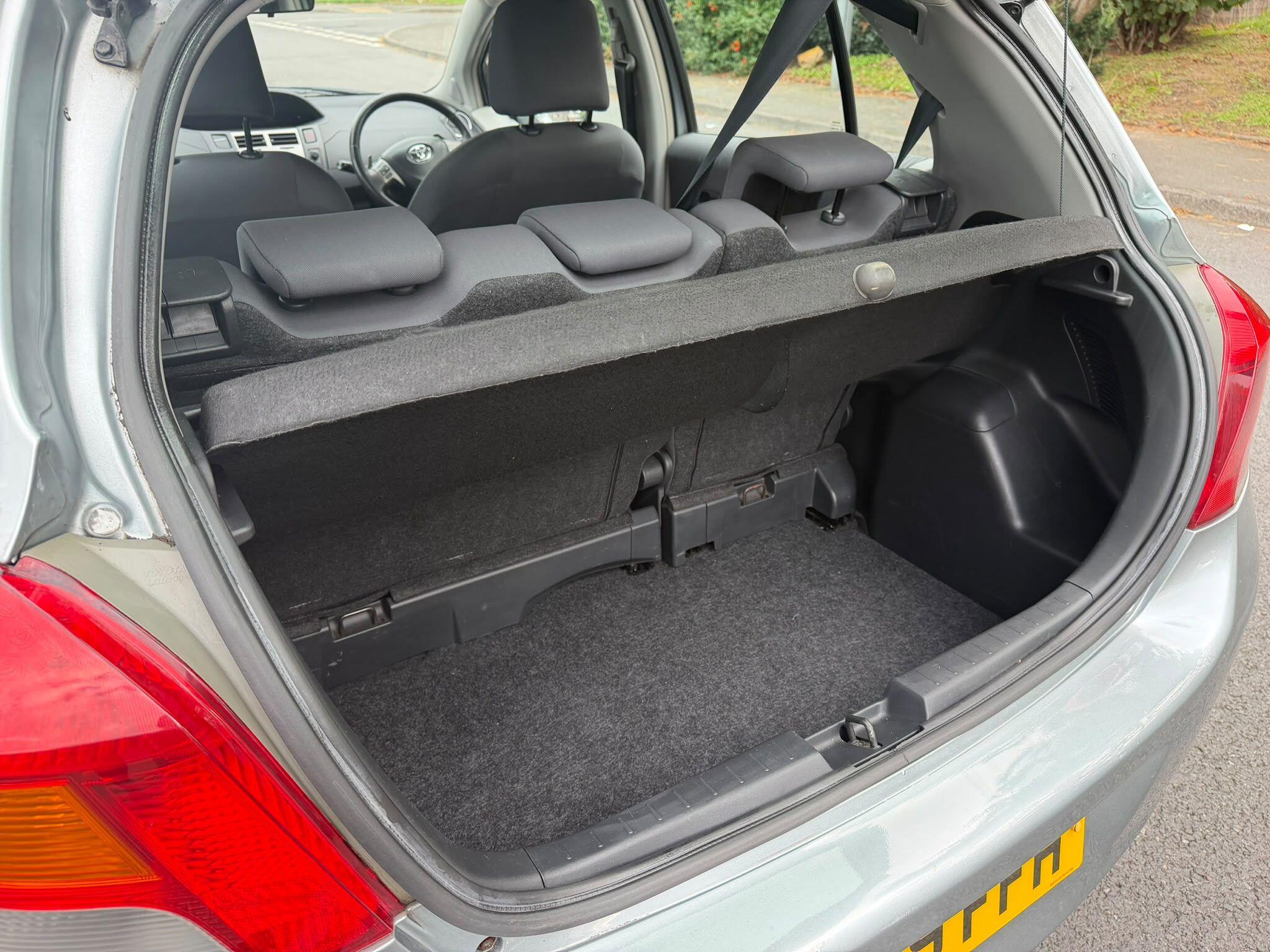 Toyota Yaris view 27