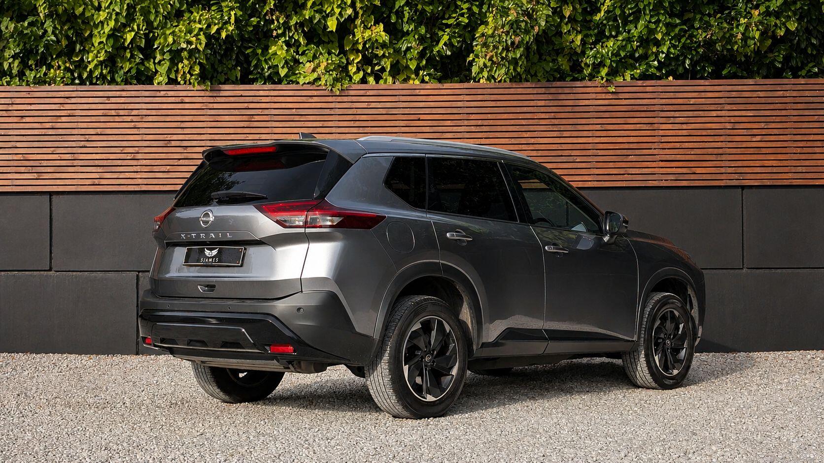 Nissan X-Trail view 6