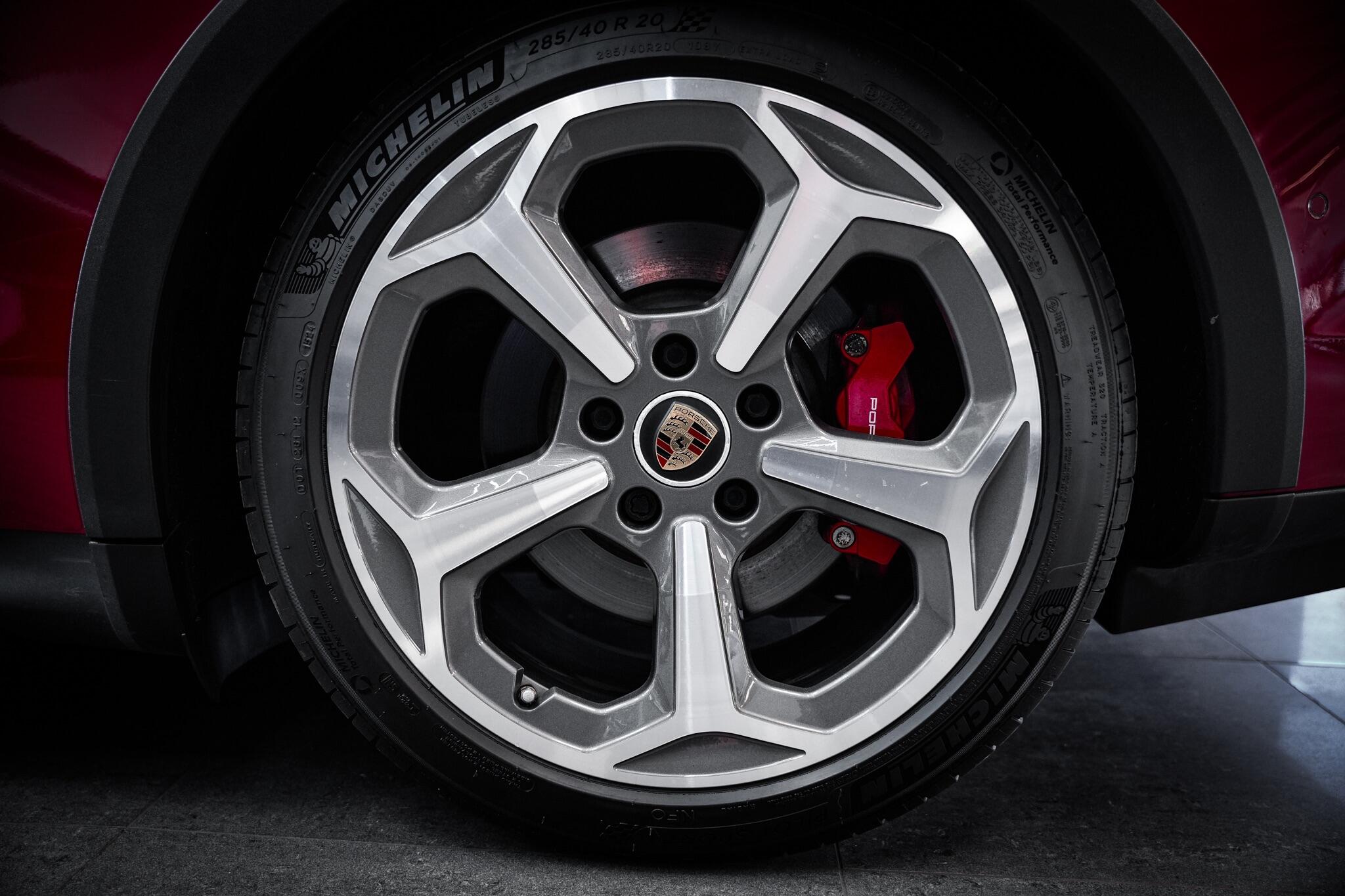 Porsche Taycan view 29