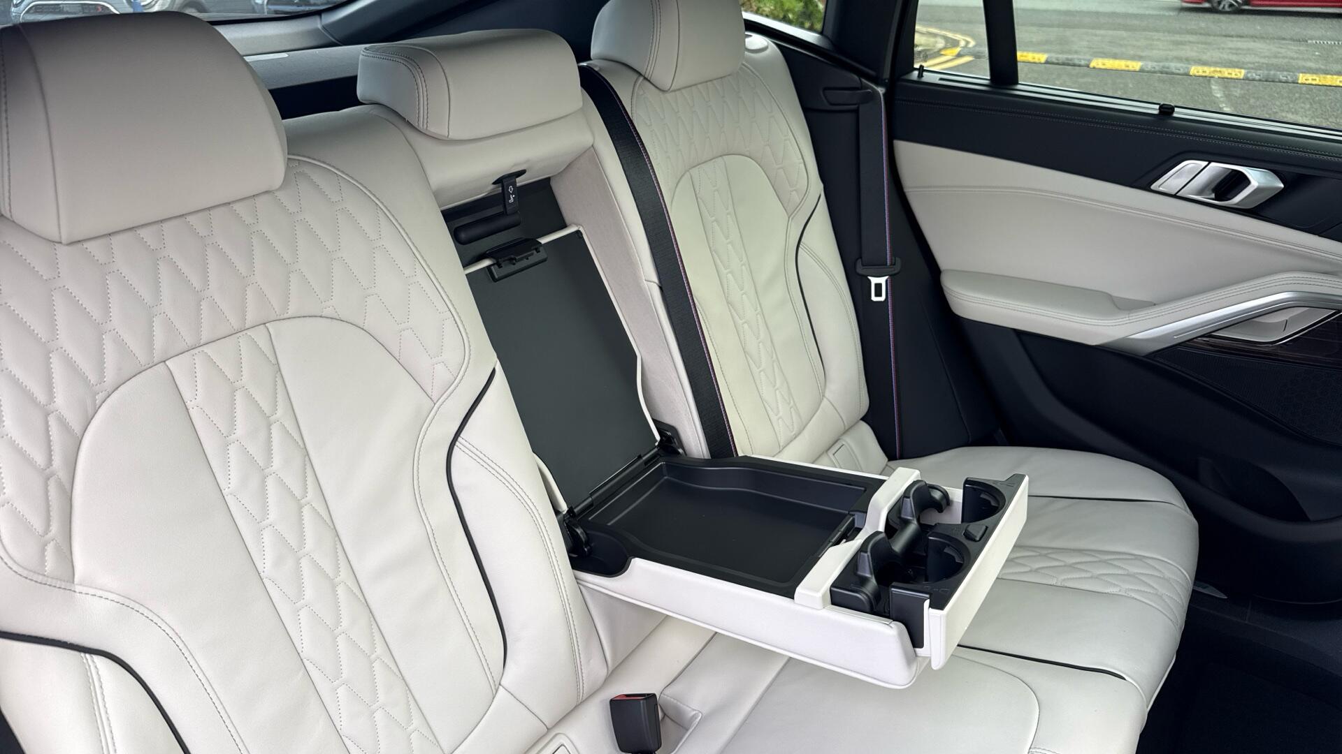 BMW X6 view 52