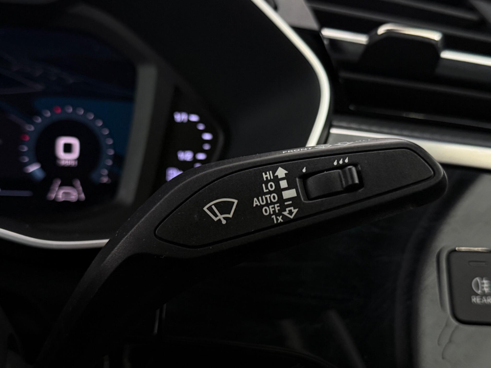 Audi Q3 view 17