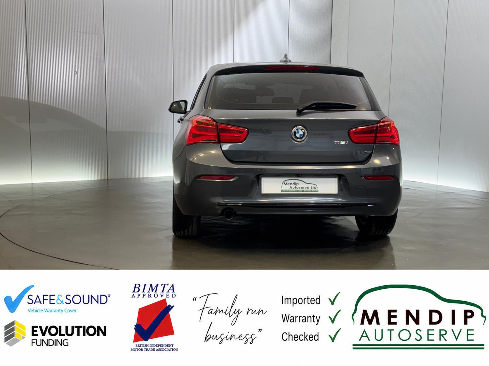 BMW 1 Series view 18