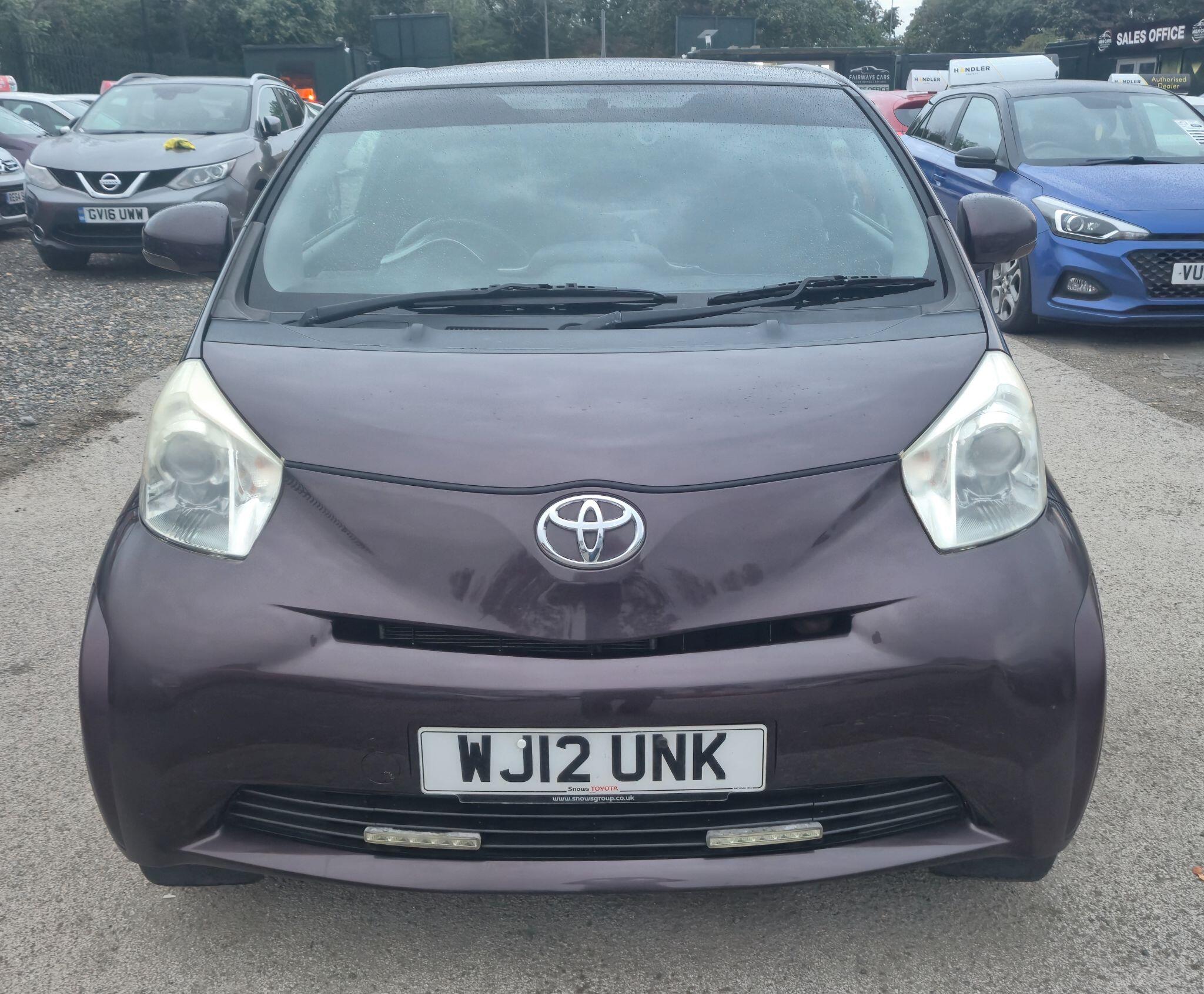 Toyota Iq view 9