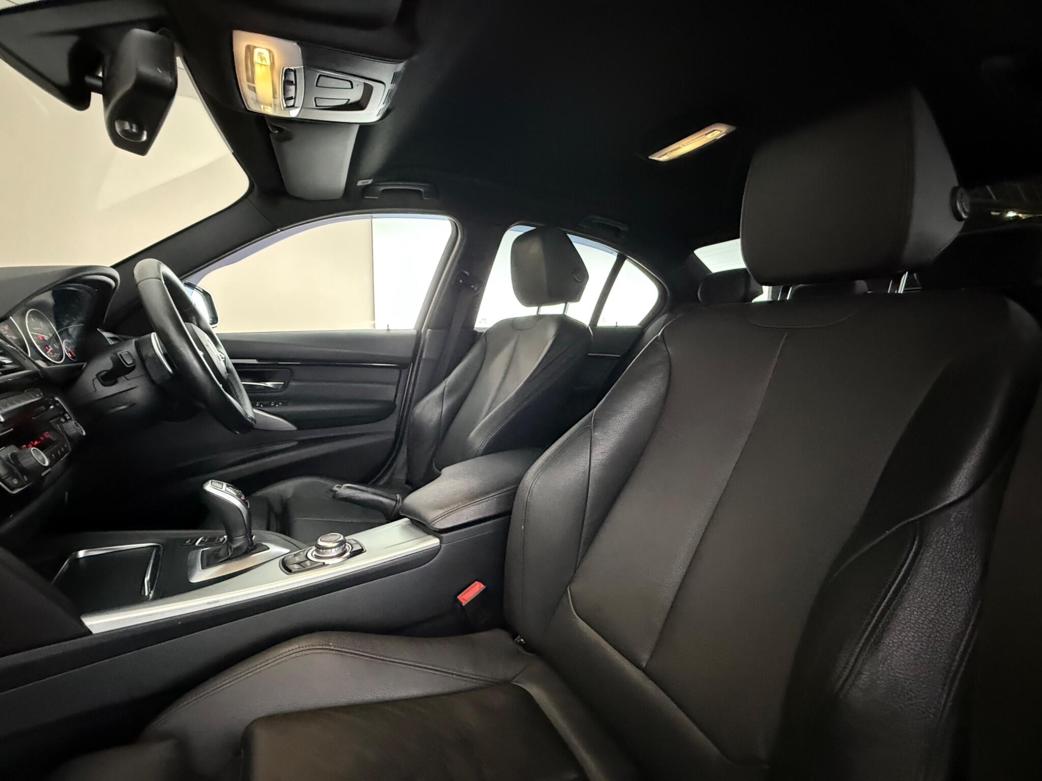 BMW 3 Series view 33