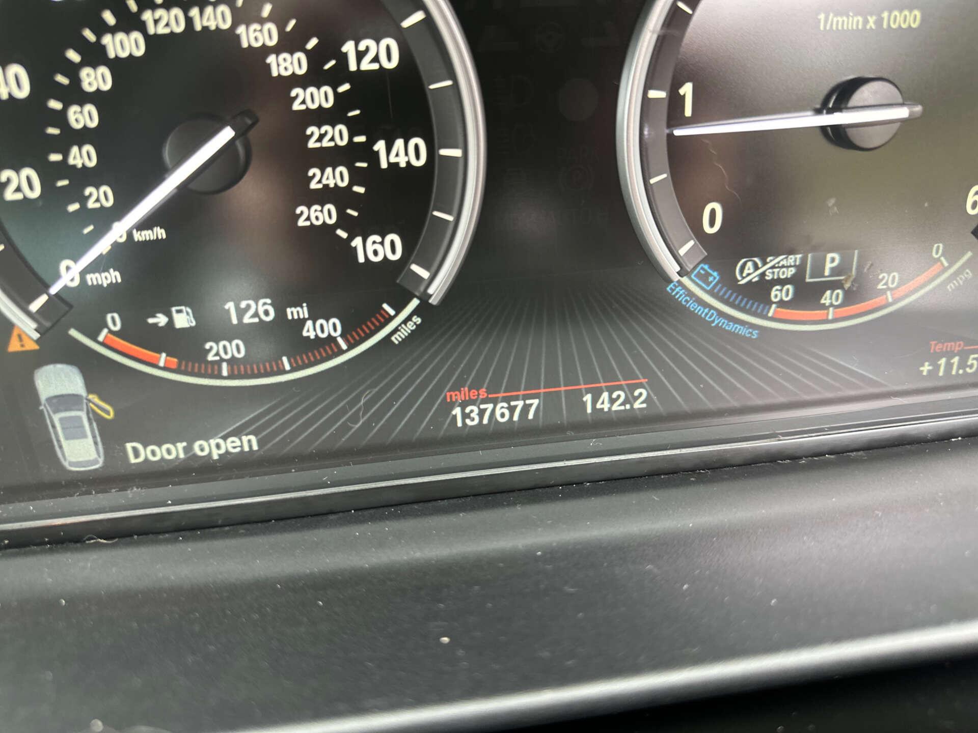BMW 5 Series view 35