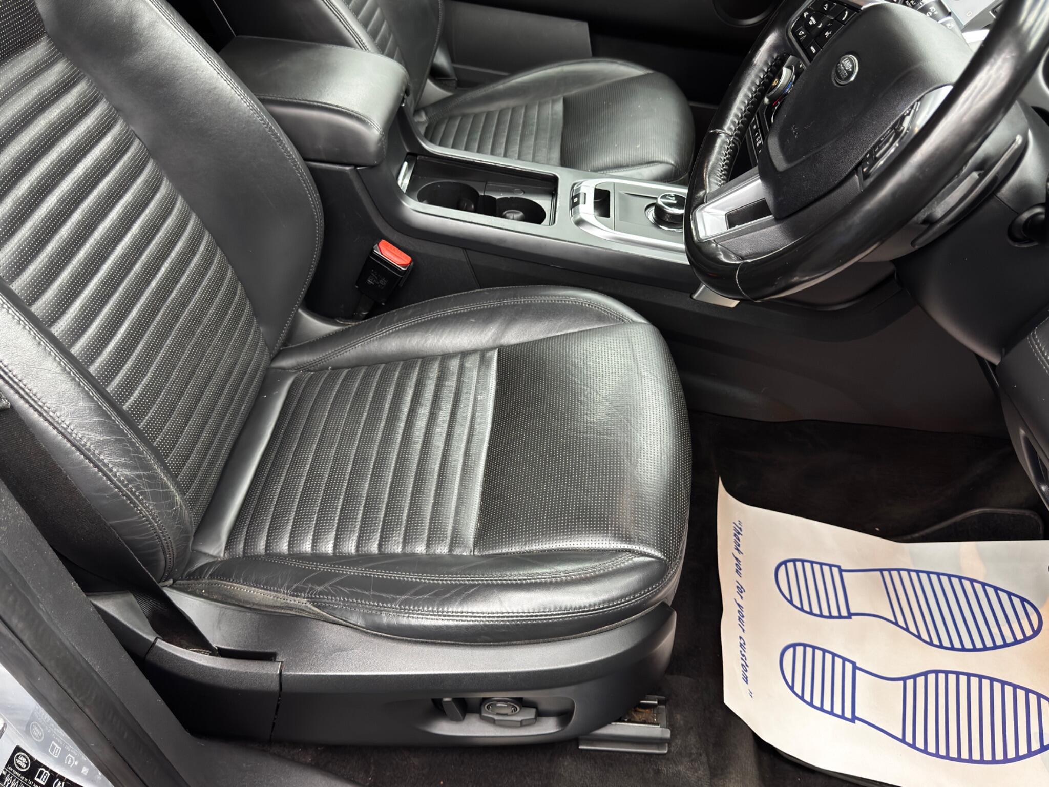 Land Rover Discovery Sport view 13