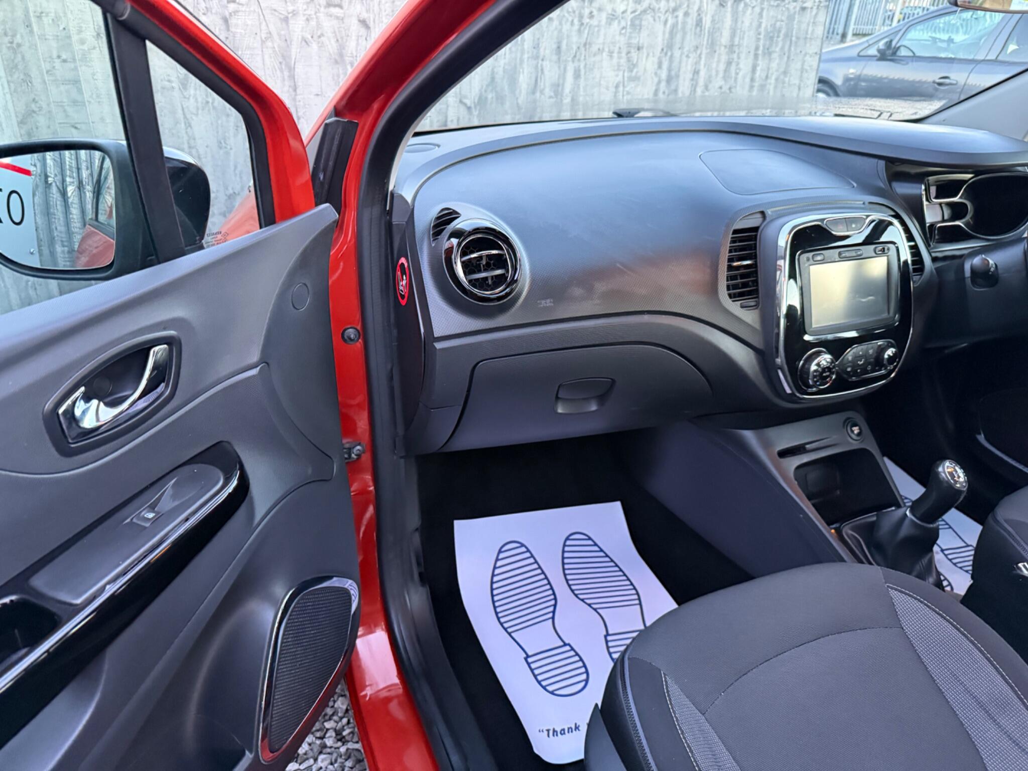 2015 Renault Captur 1.5 dCi ENERGY Dynamique Nav Euro 6 (s/s) 5dr • 90,890 miles image 17