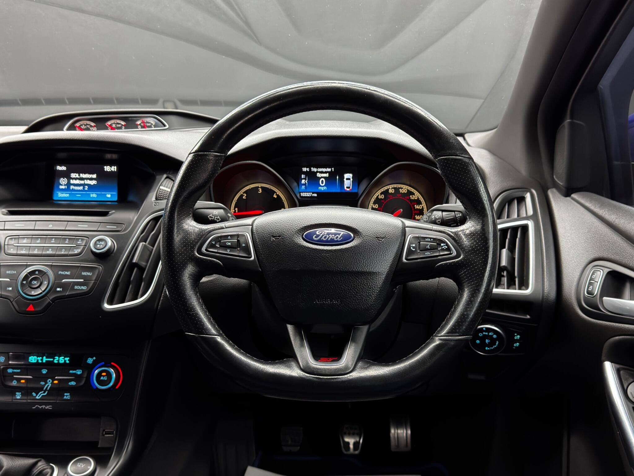 Ford Focus view 18