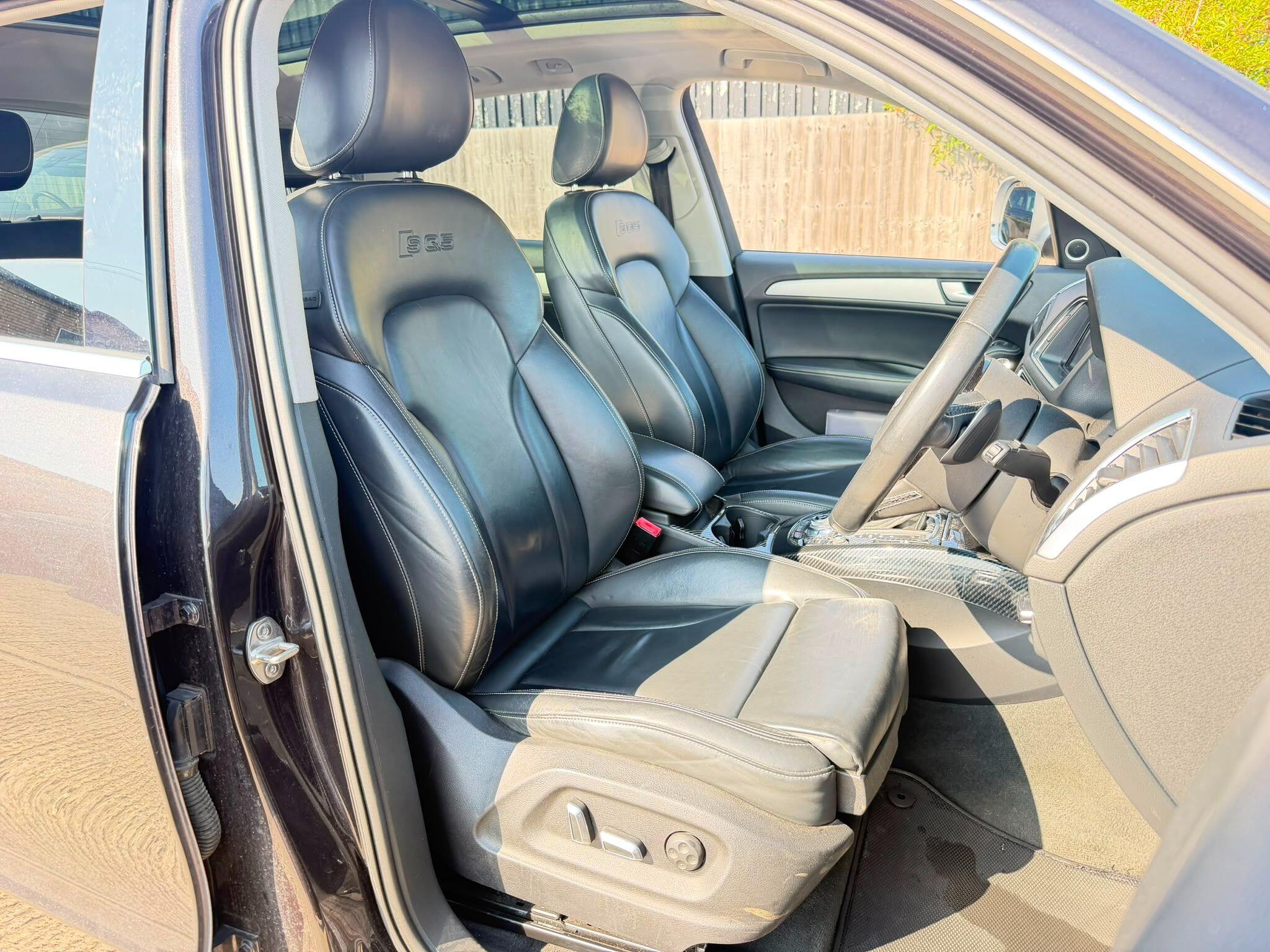 Audi SQ5 view 11