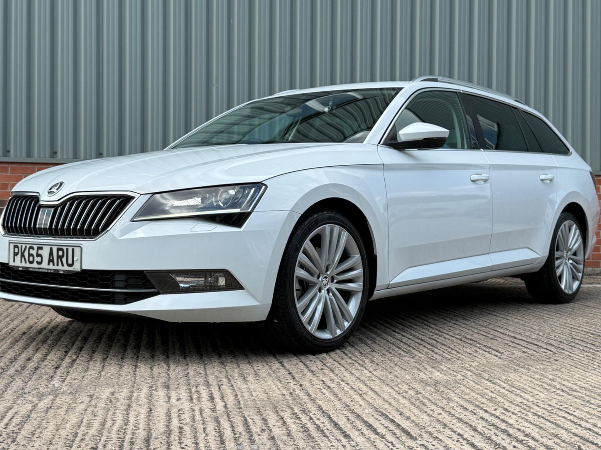 Skoda Superb view 4