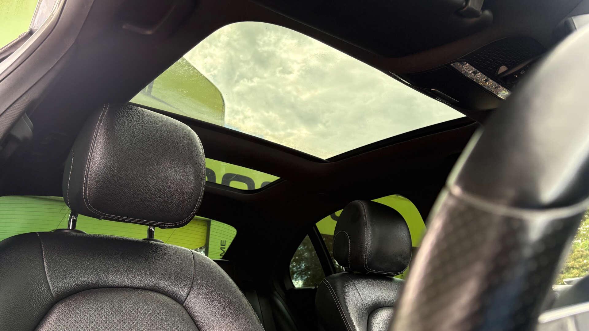 Mercedes-Benz C-Class view 42