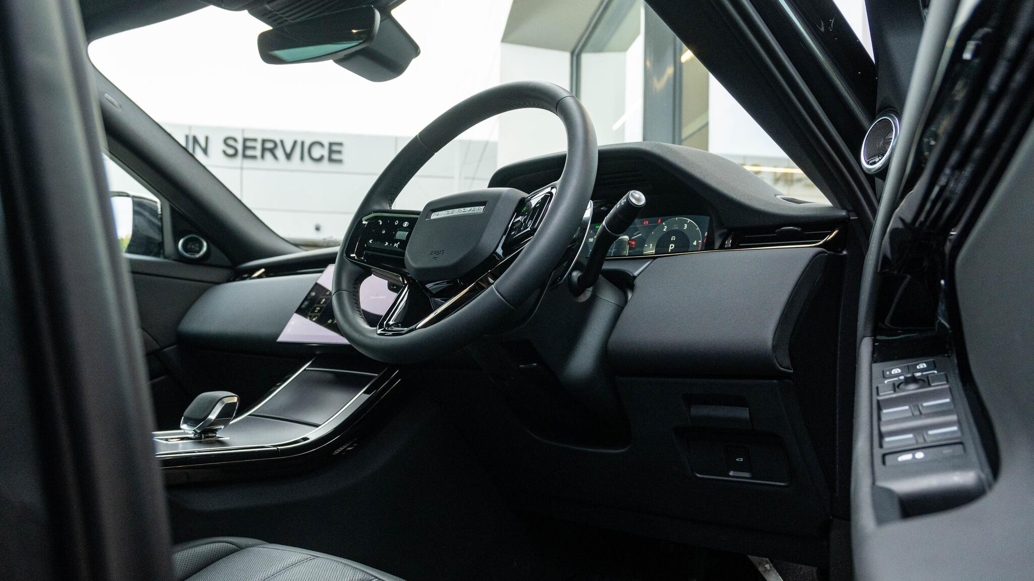 Land Rover Range Rover Evoque view 64