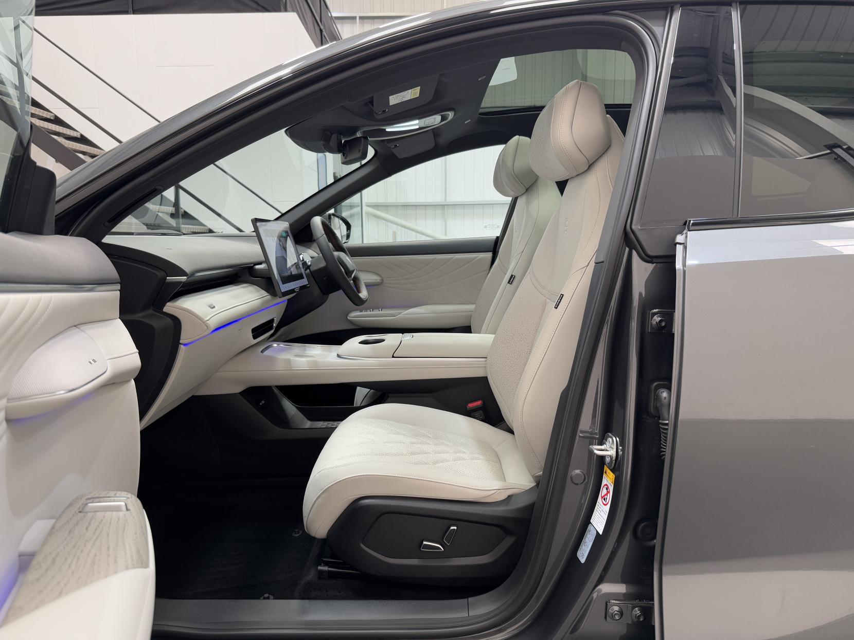 Changan Deepal S07 view 75