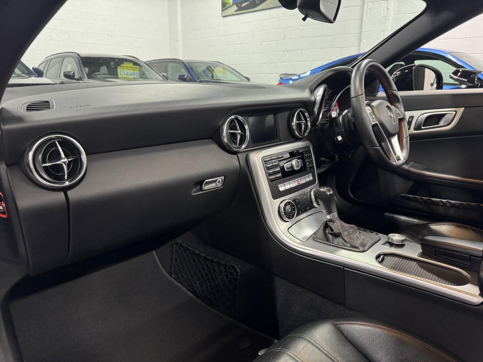 Mercedes-Benz SLK view 12