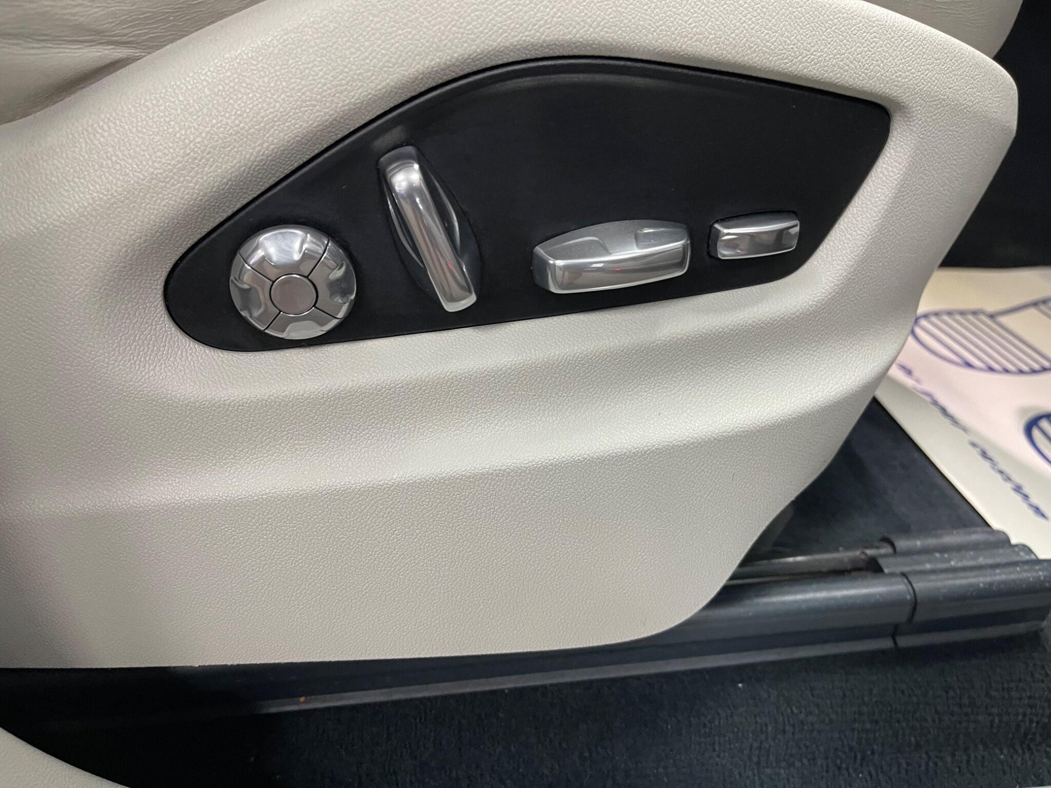 Porsche Cayenne view 43