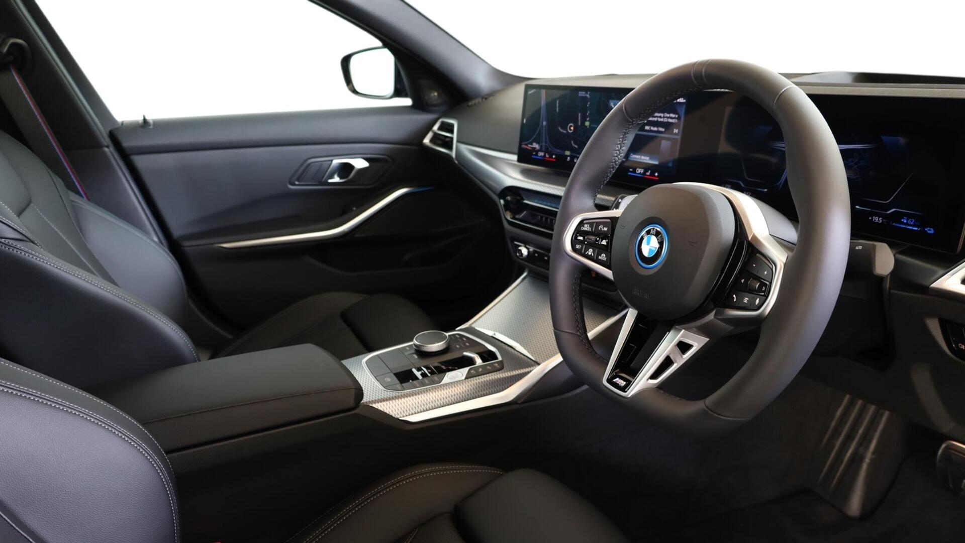 BMW 3 Series view 6