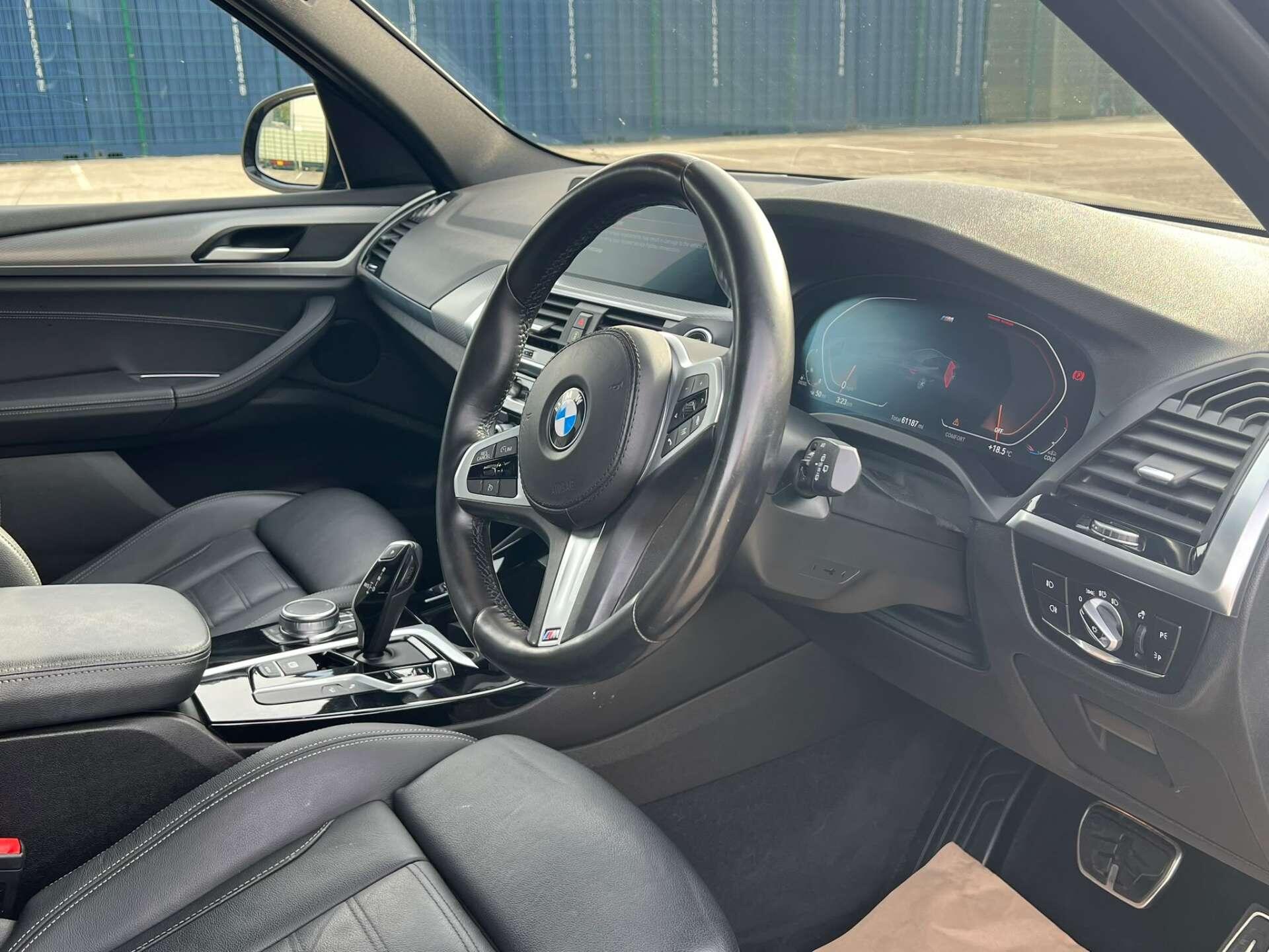 BMW X3 view 12