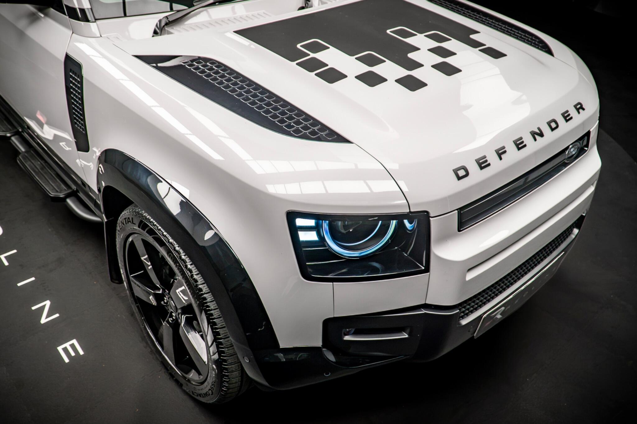 Land Rover Defender view 11