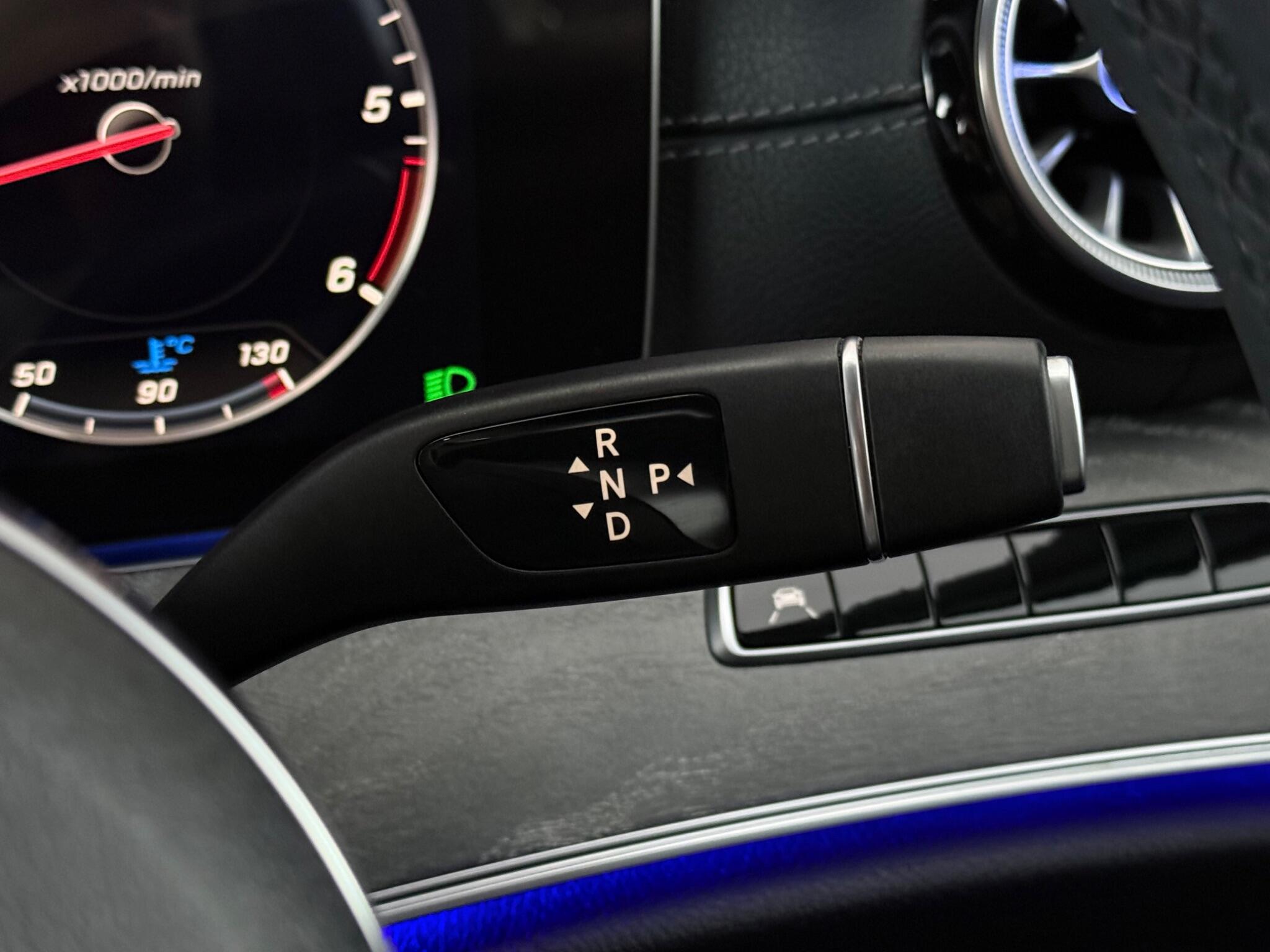 Mercedes-Benz CLS view 18
