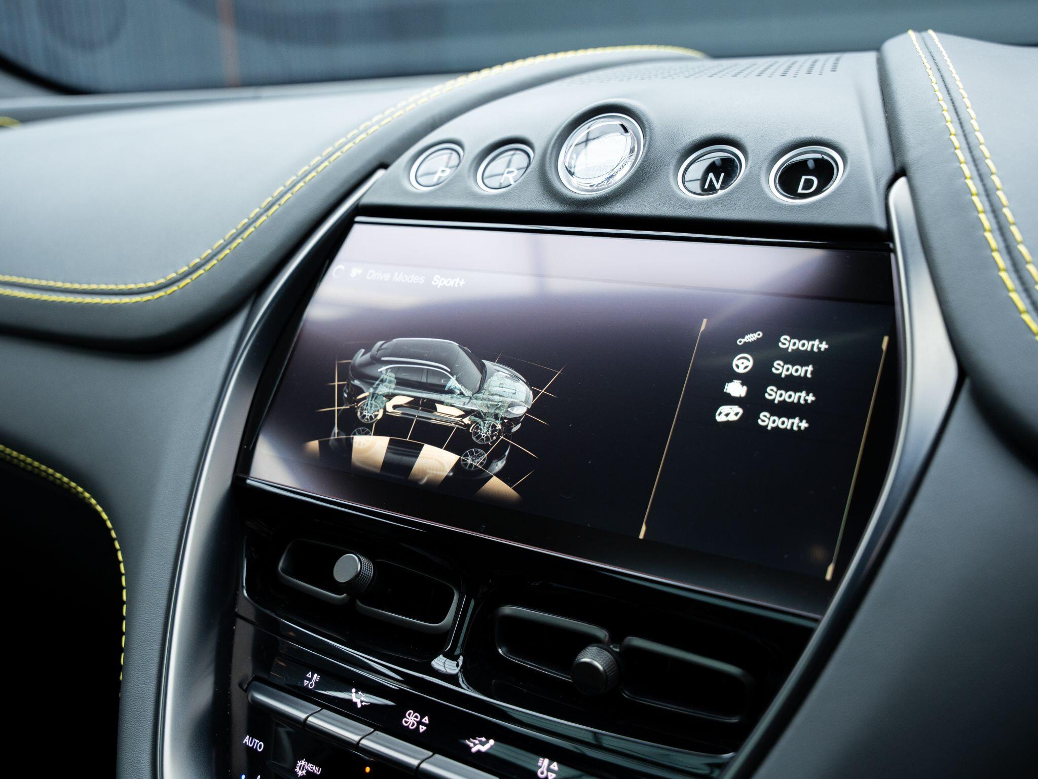 Aston Martin DBX view 29