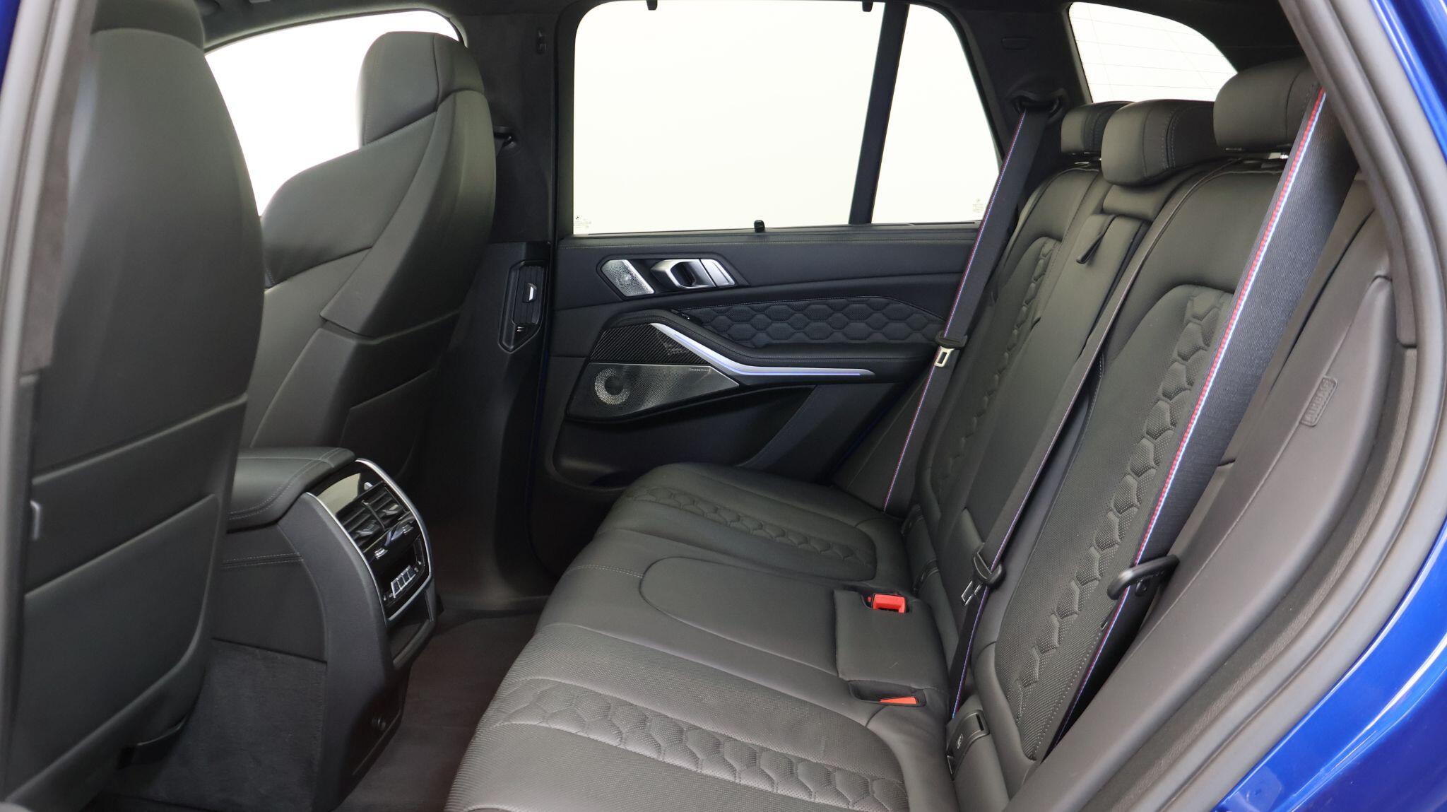 BMW X5 M view 12