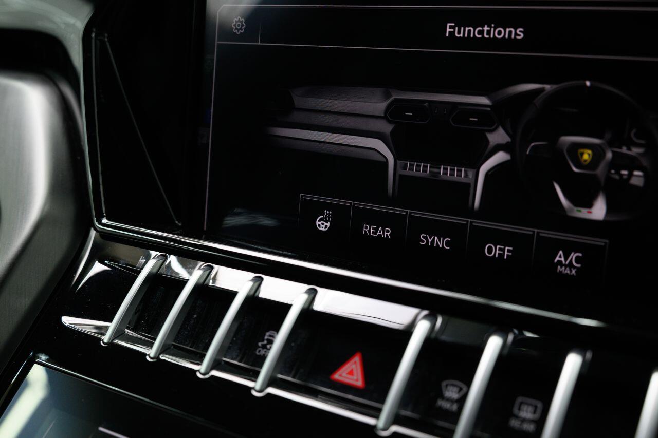 Lamborghini Urus view 83