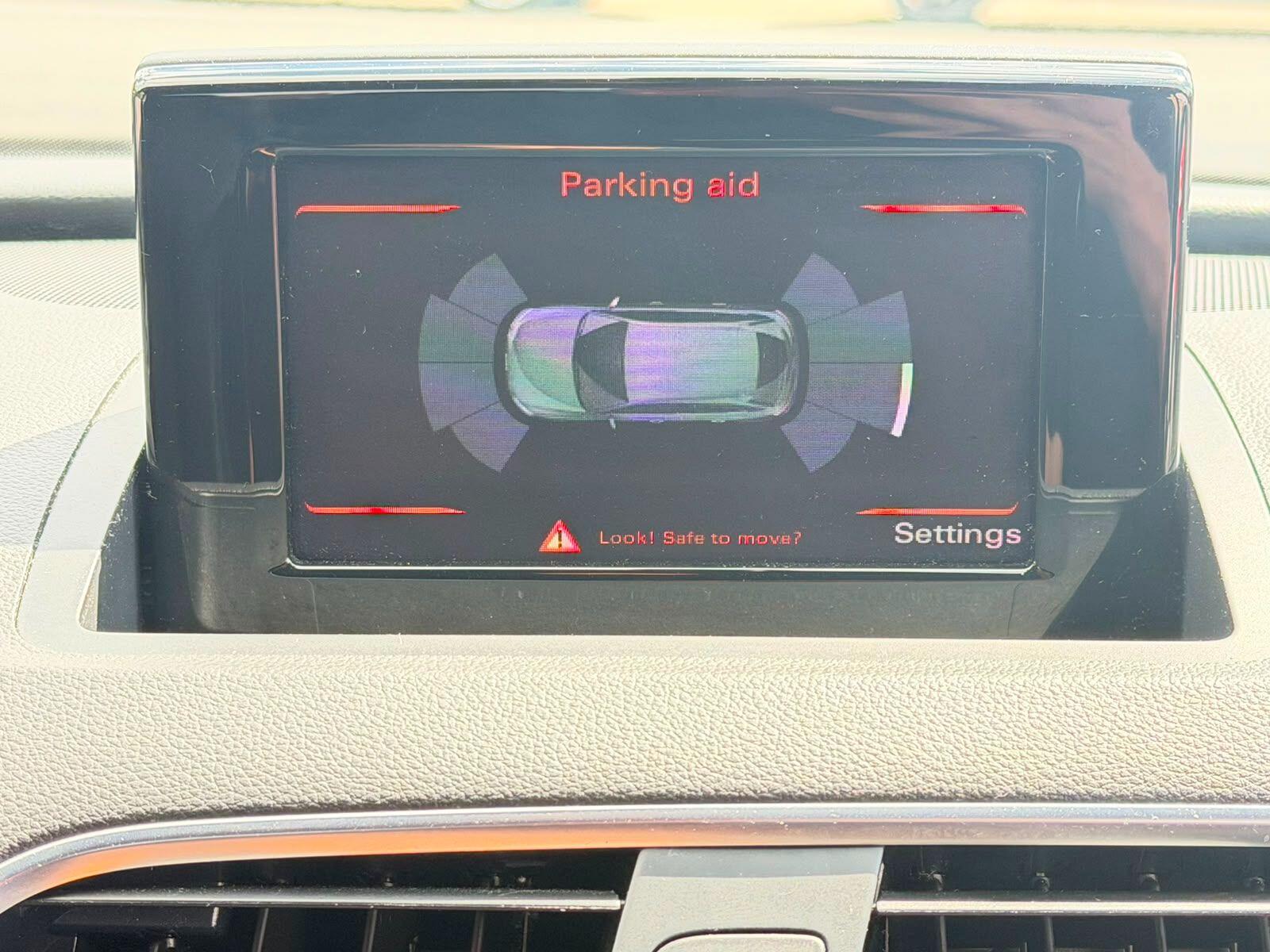Audi Q3 view 27