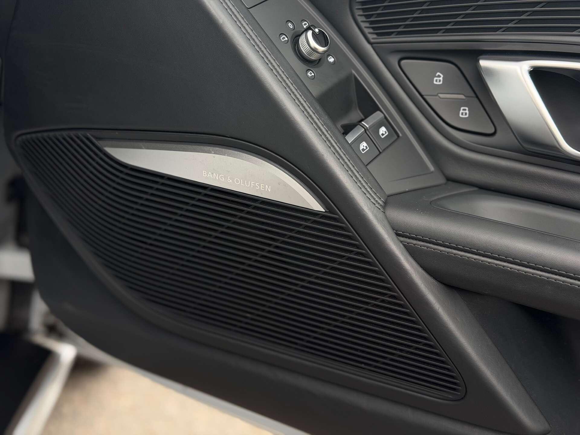 Audi R8 view 39