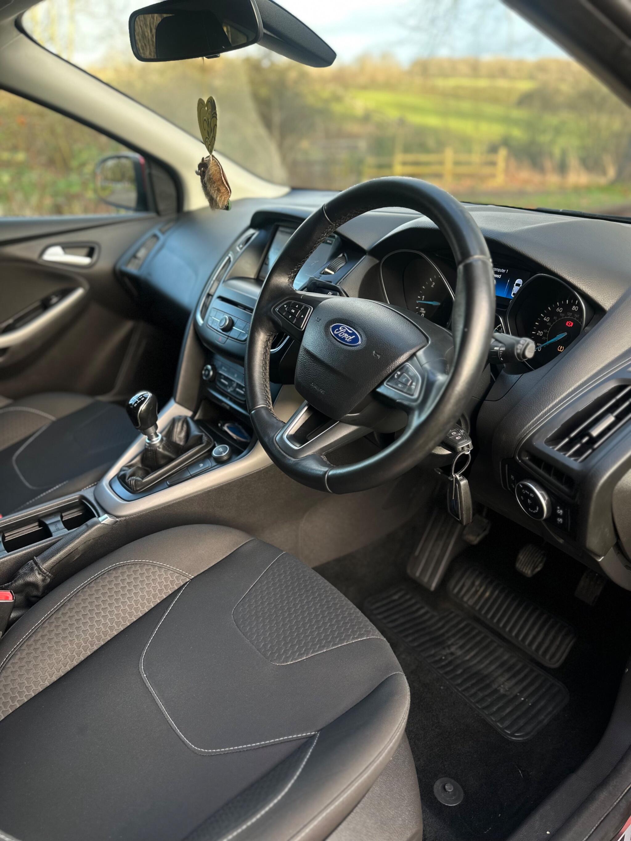 2015 Ford Focus 1.5 TDCi Zetec Euro 6 (s/s) 5dr • 101,000 miles image 19