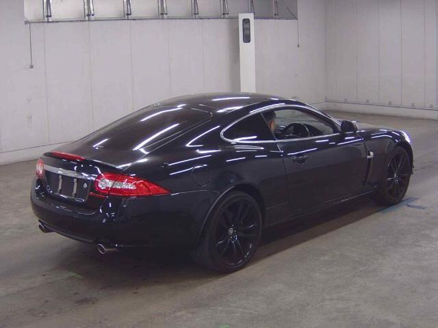 Jaguar XK view 3