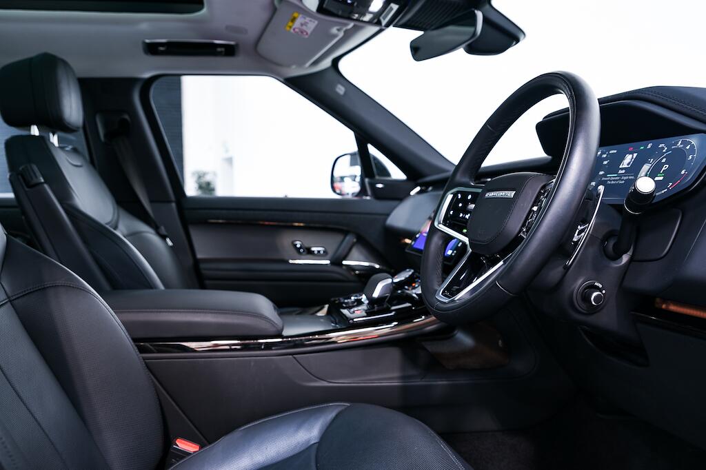 Land Rover Range Rover Sport view 11