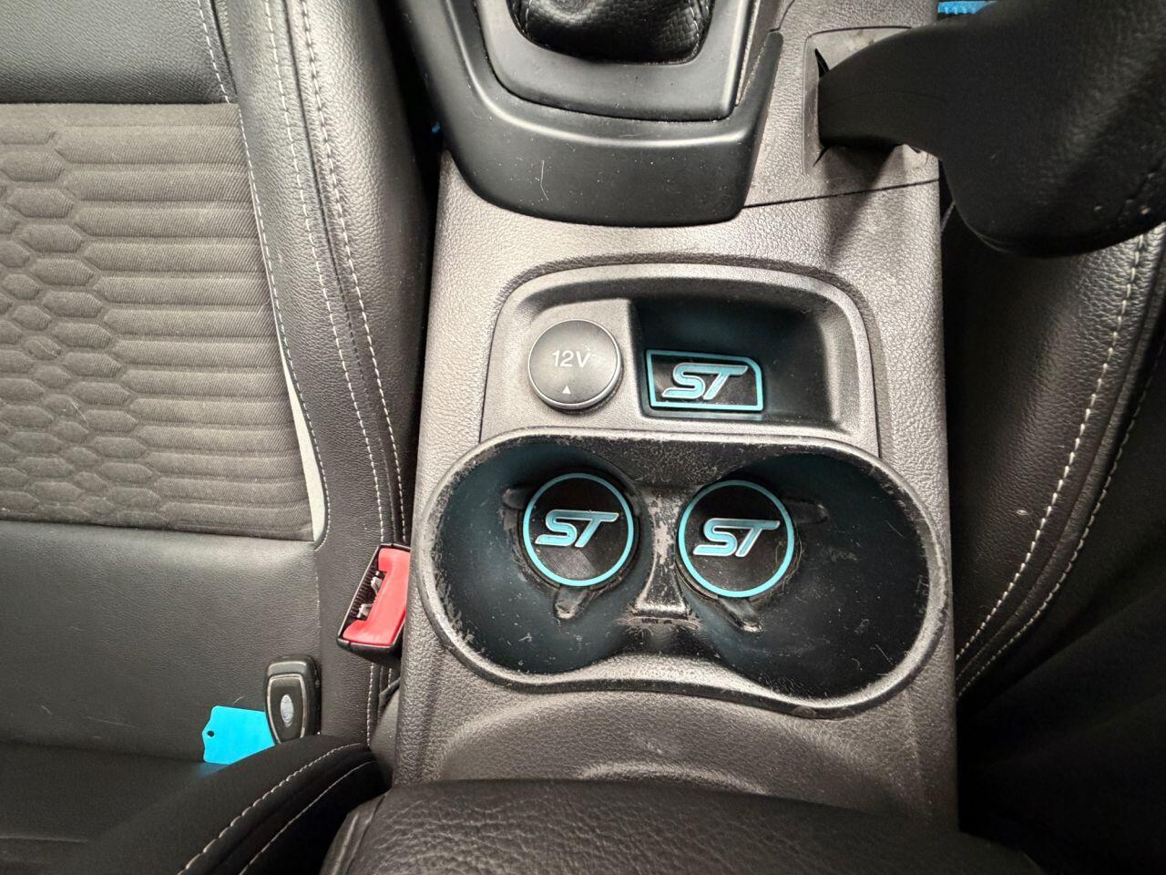 Ford Focus view 18