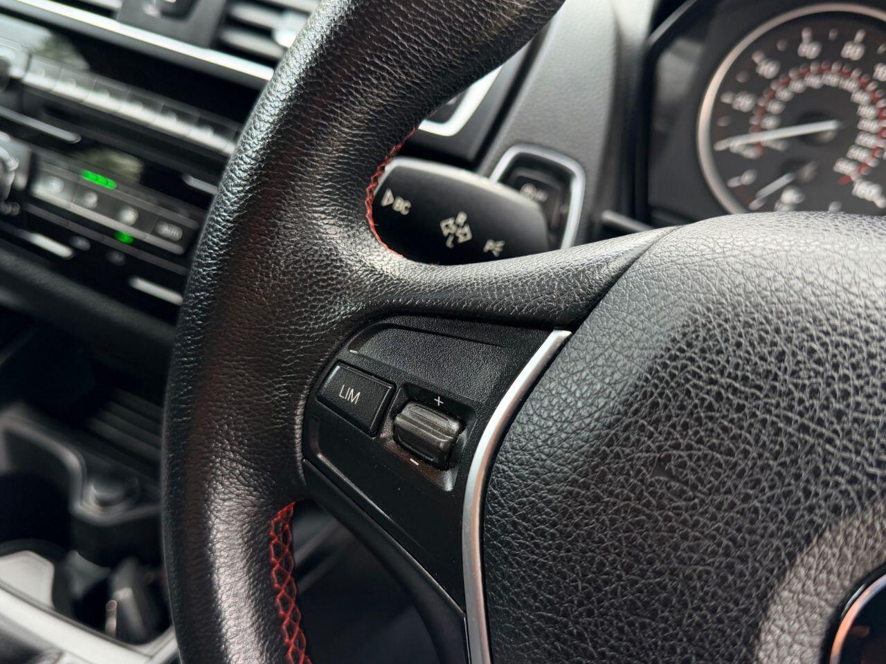 BMW 1 Series view 32
