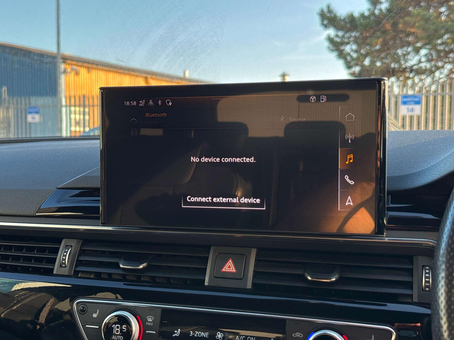 Audi A4 Avant view 70