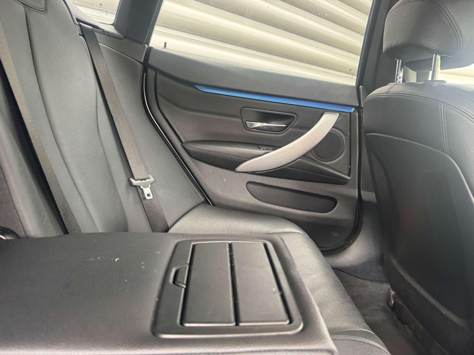 BMW 4 Series view 34