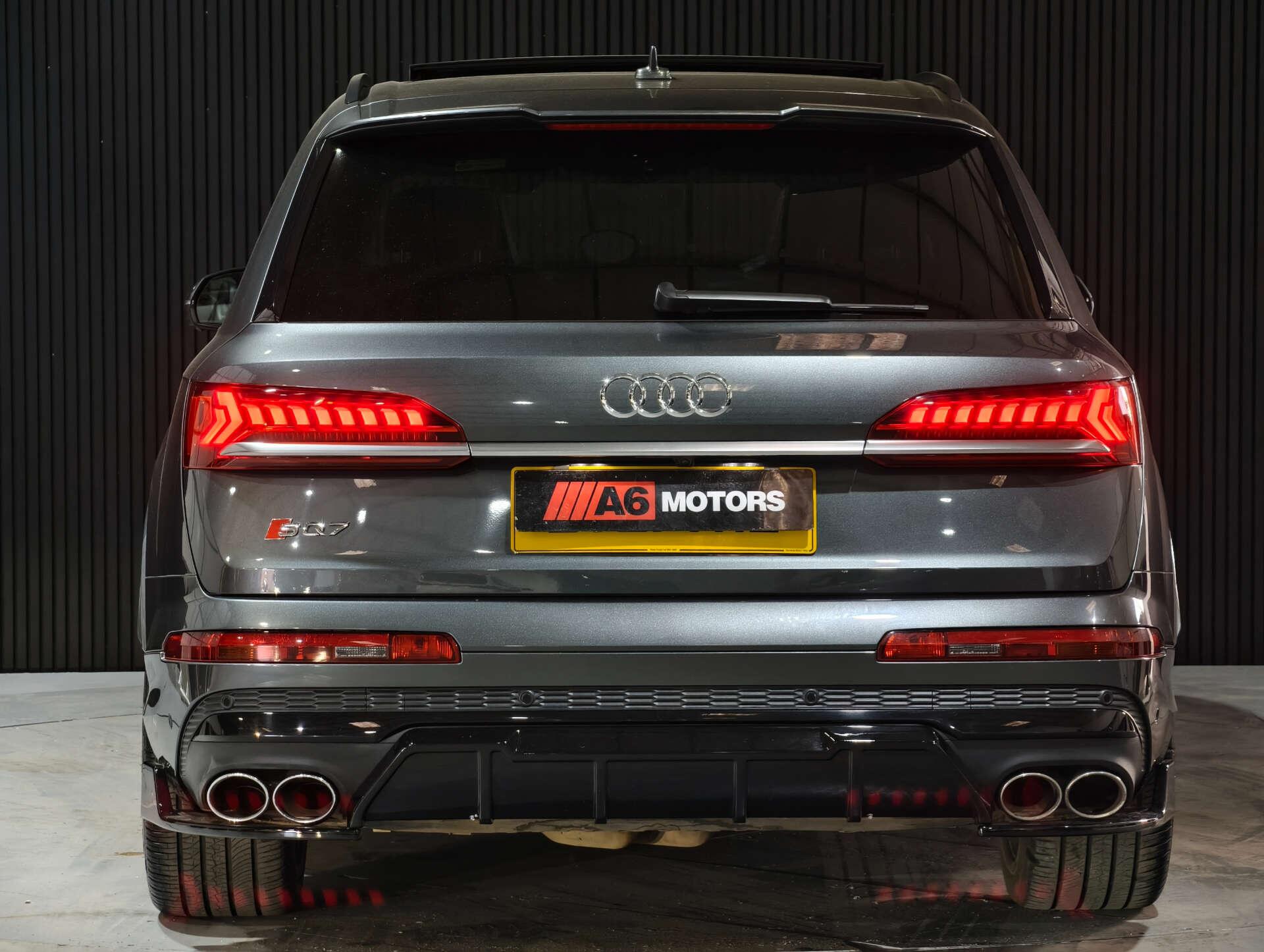 Audi SQ7 view 17