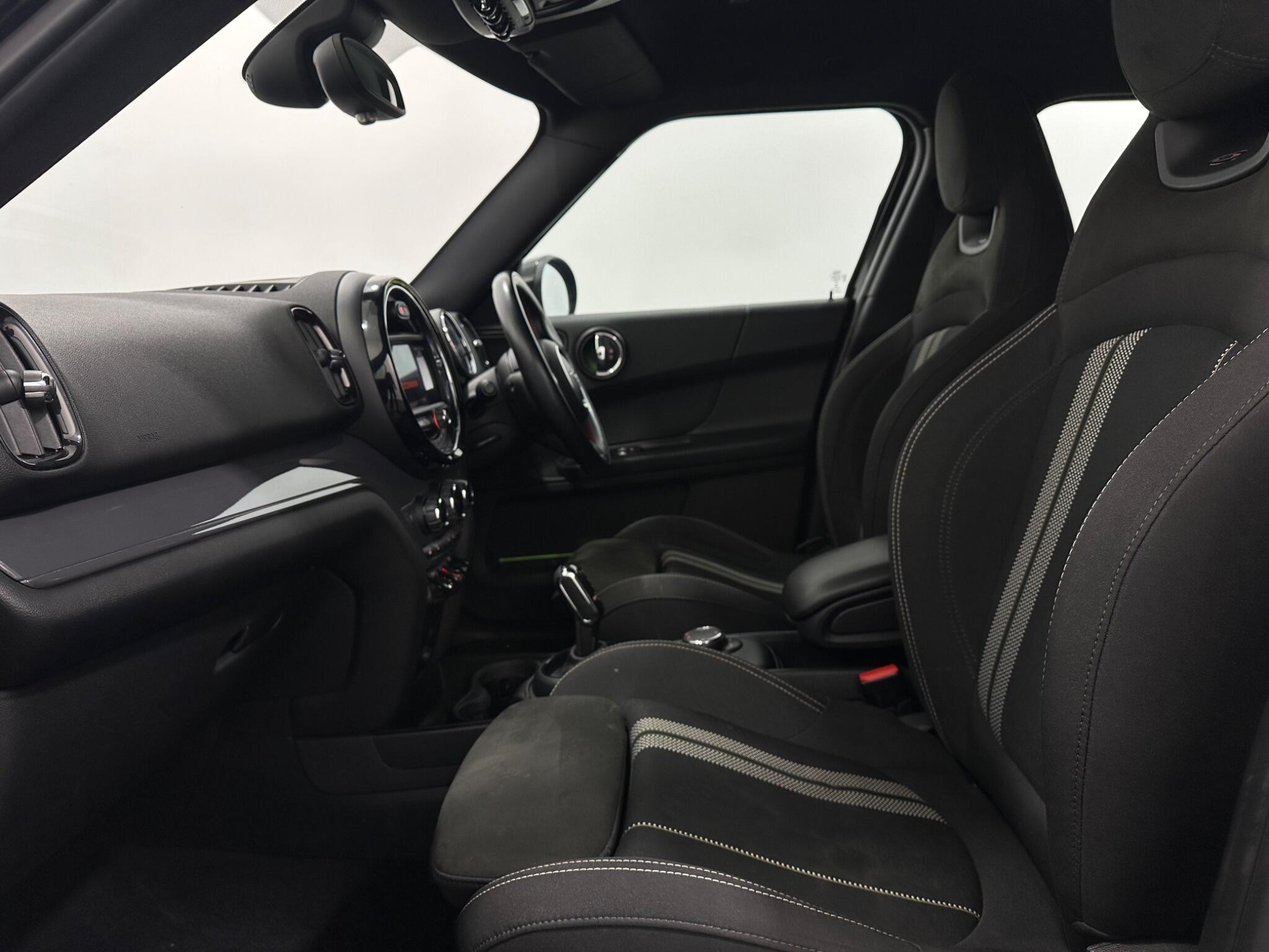 Mini Countryman view 33