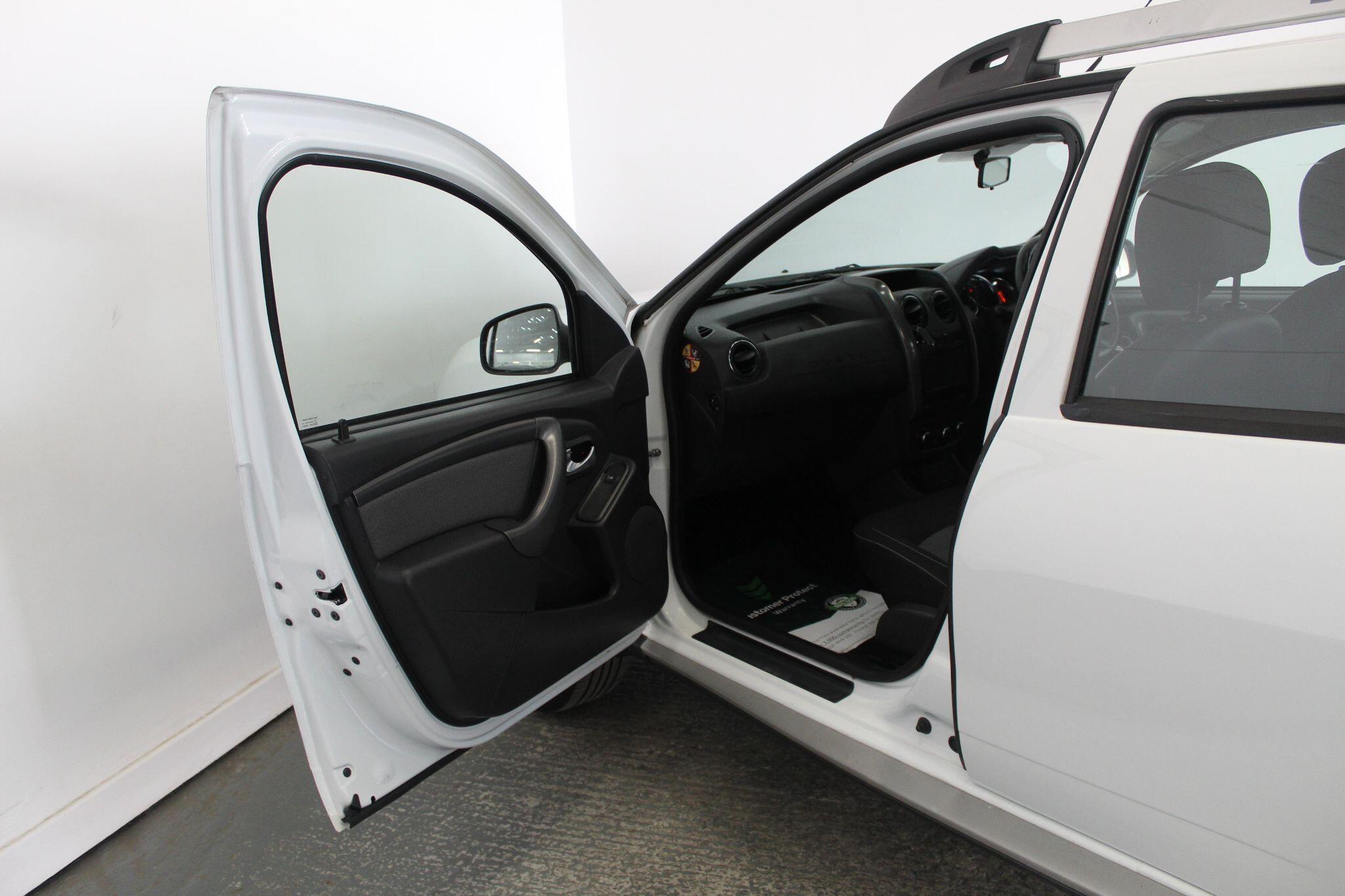 Dacia Duster view 27