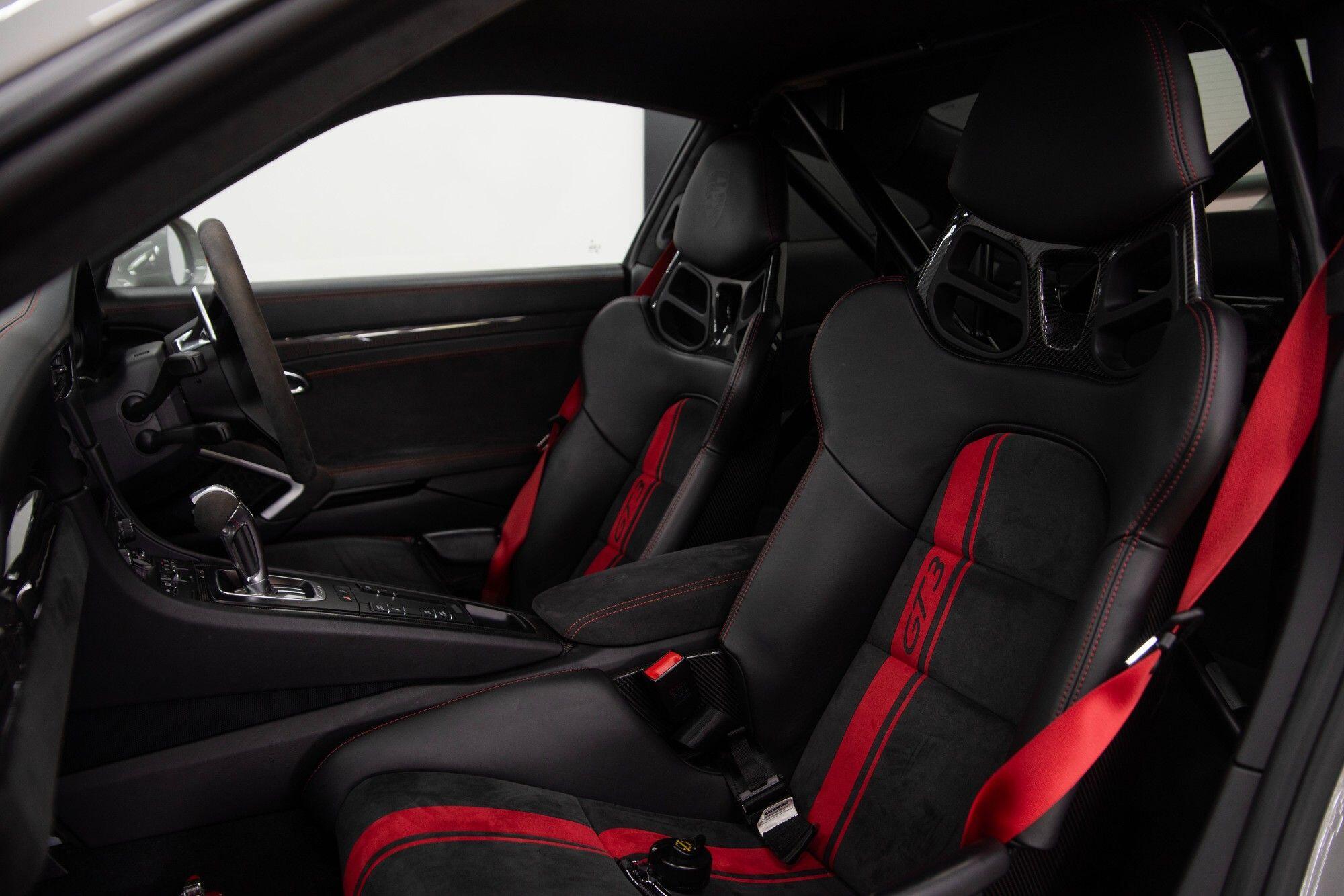 Porsche 911 view 4