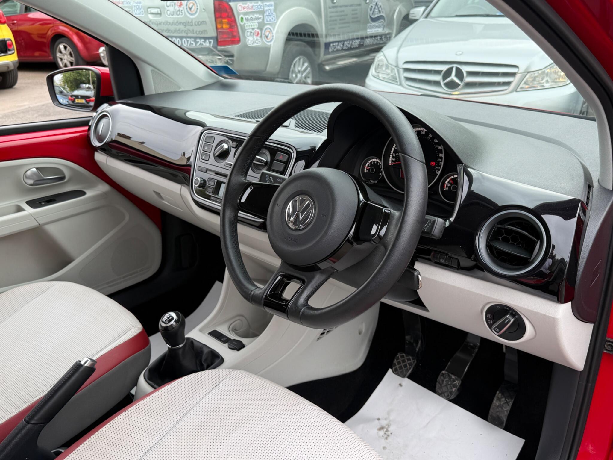Volkswagen up! - Image 28