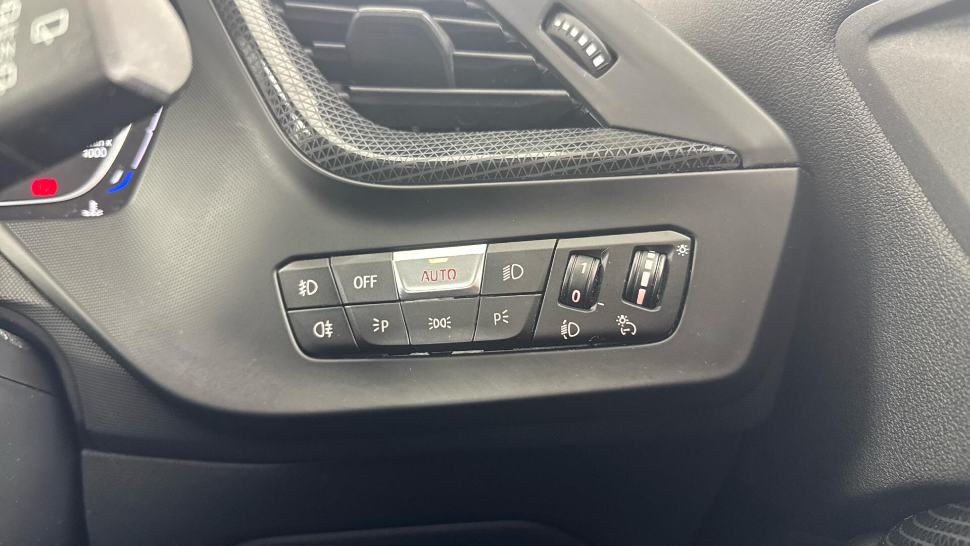 BMW 1 Series view 46
