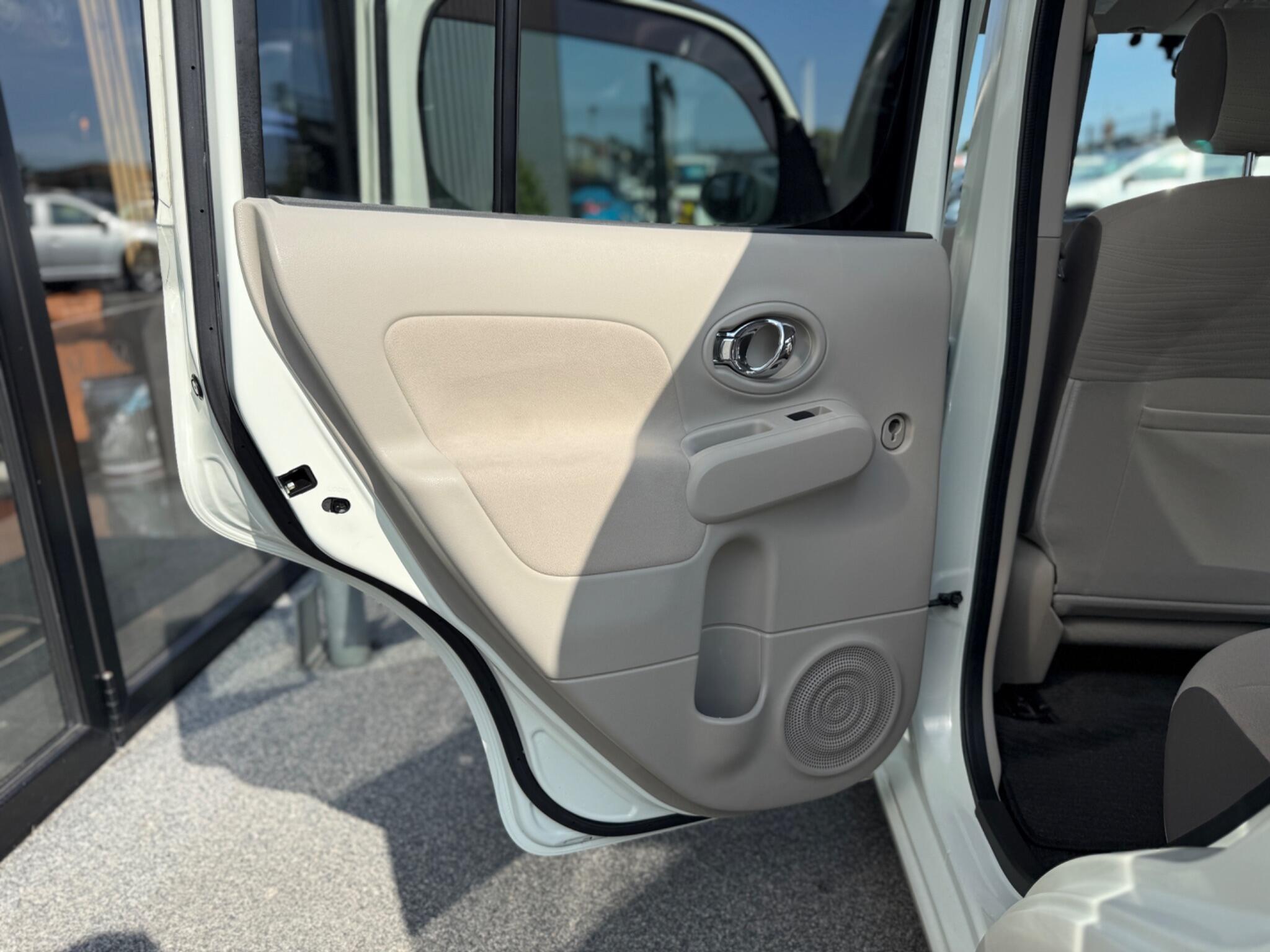 Nissan Cube view 37