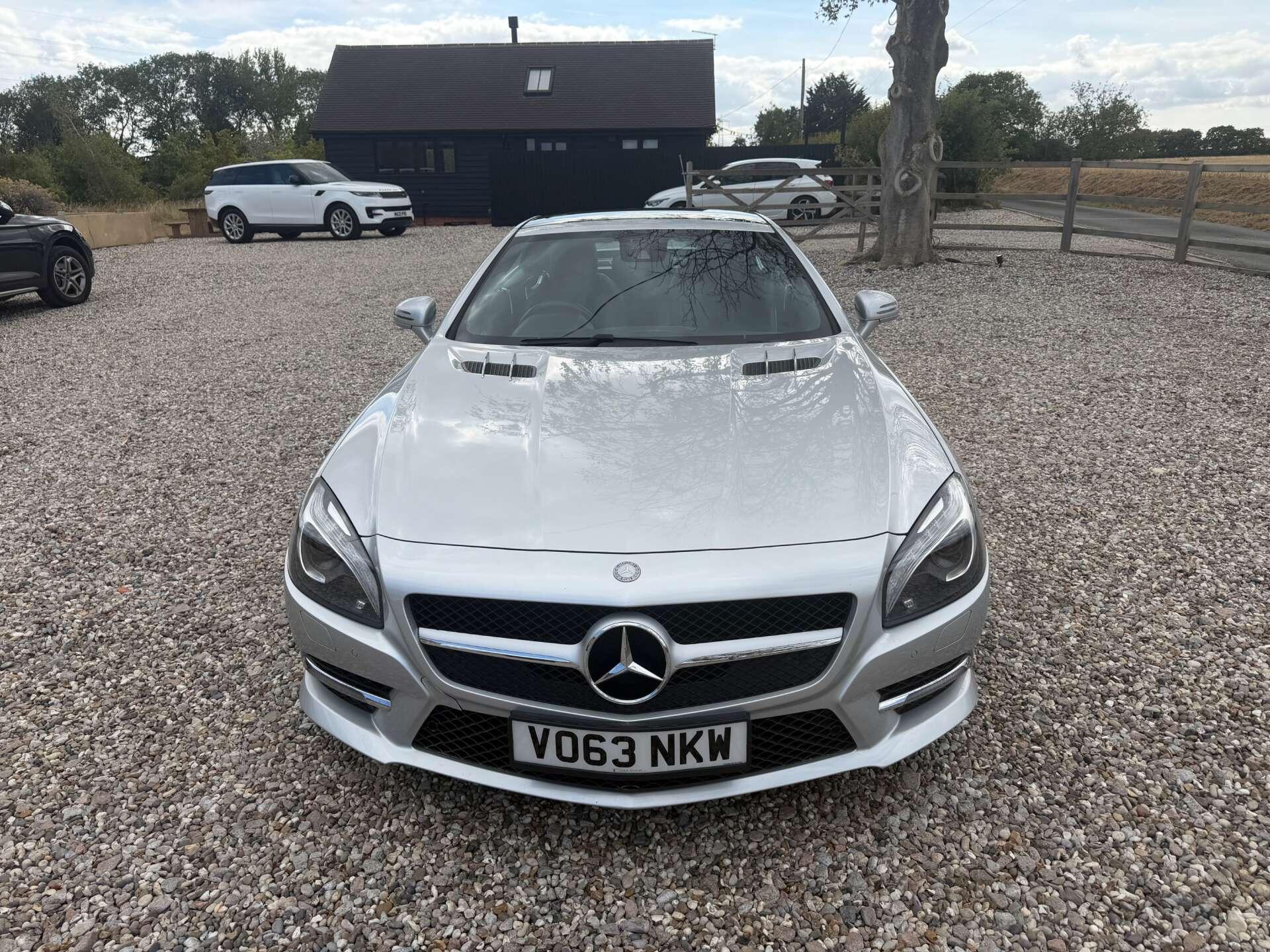 Mercedes-Benz SL view 11