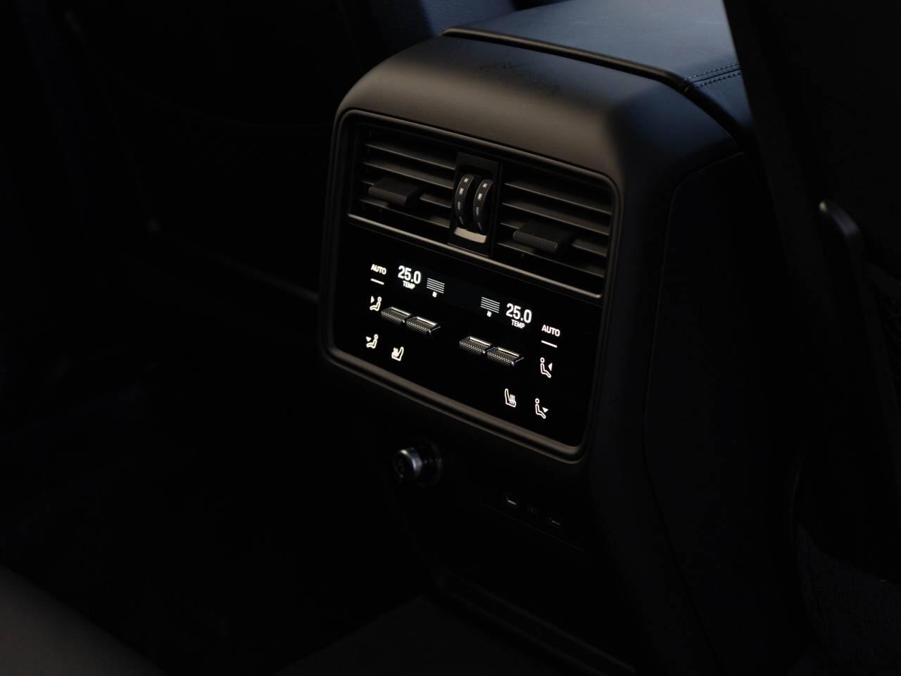 Porsche Cayenne view 34