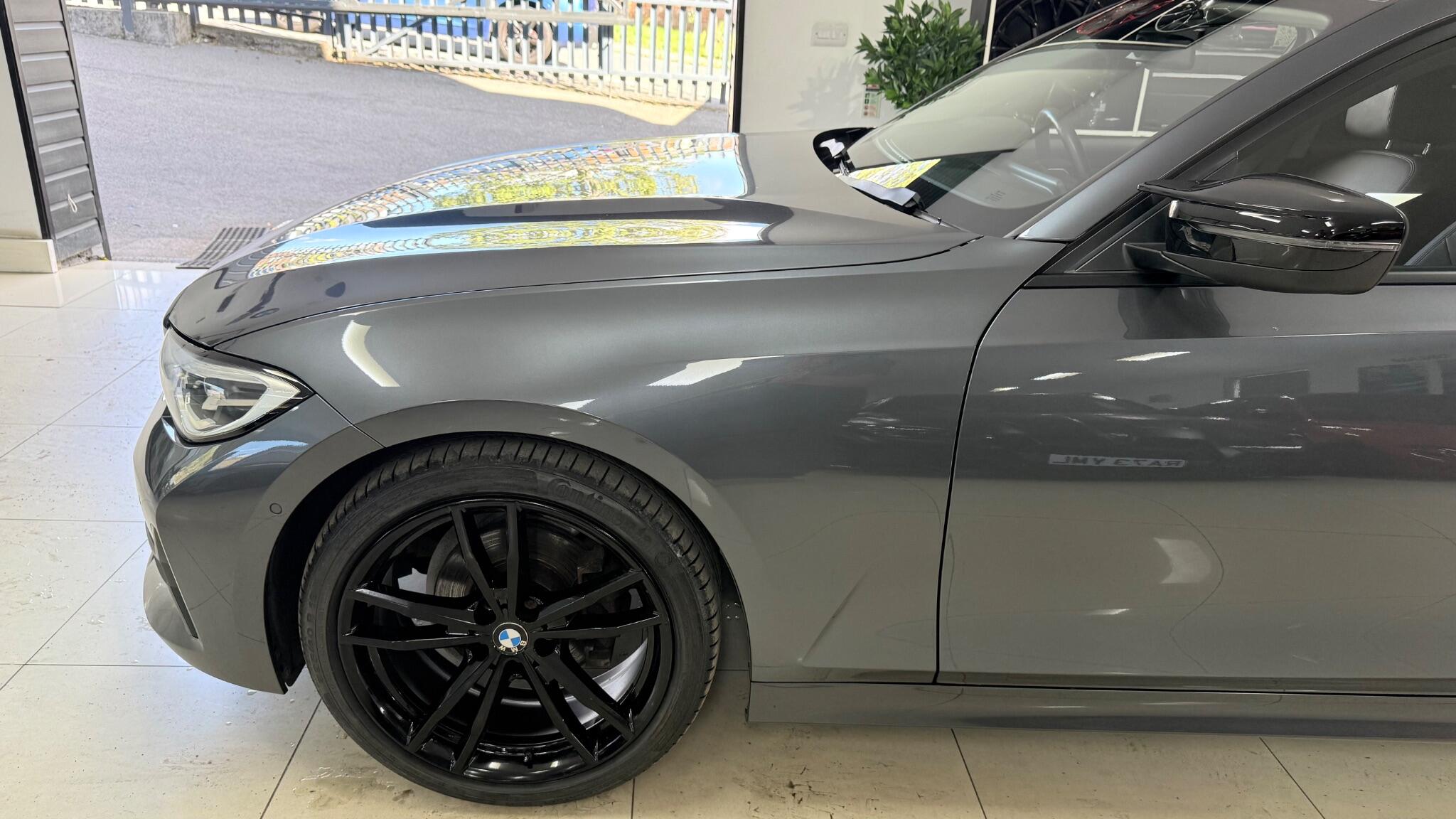 BMW 3 Series view 31