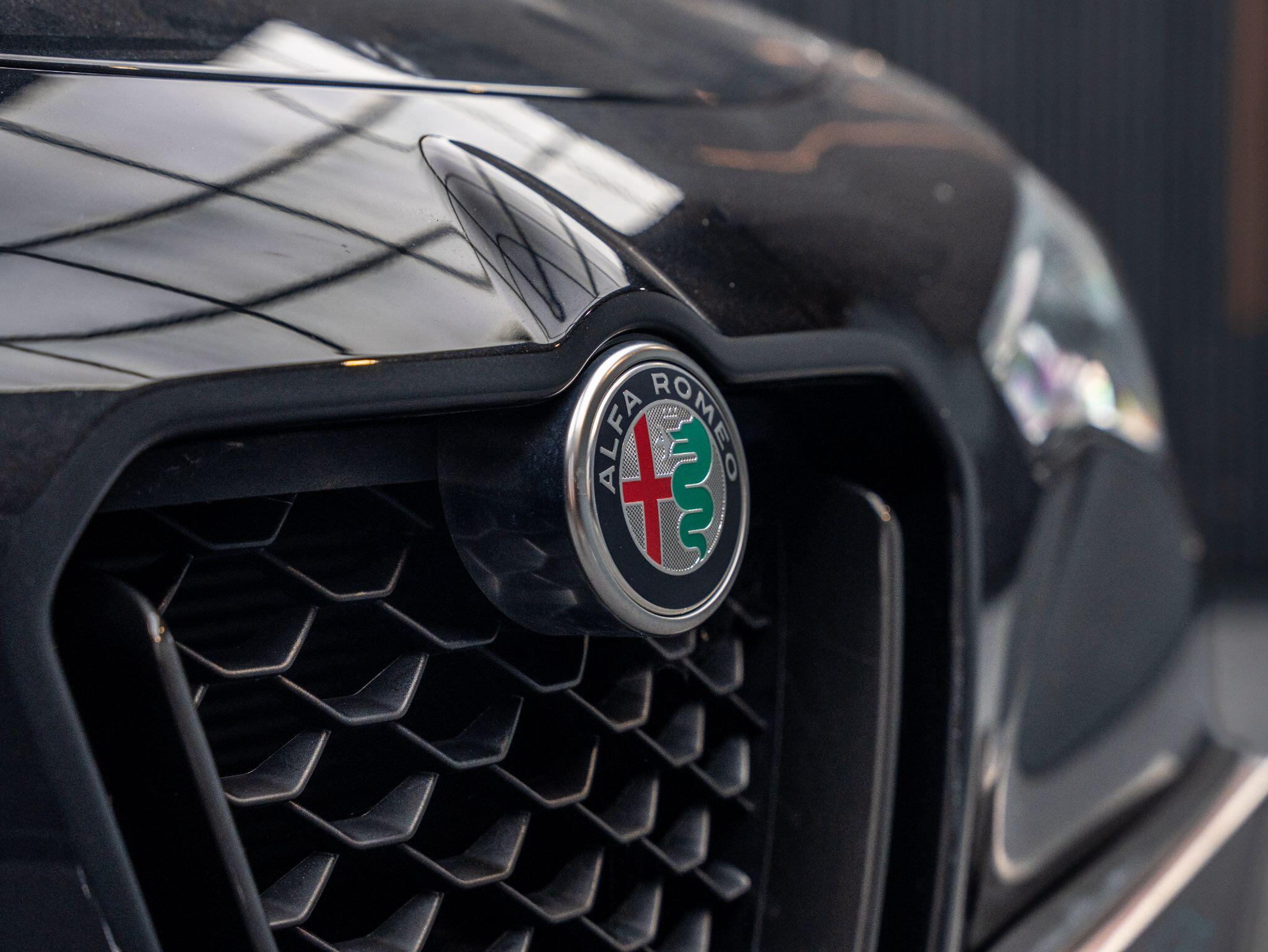 Alfa Romeo Stelvio view 33